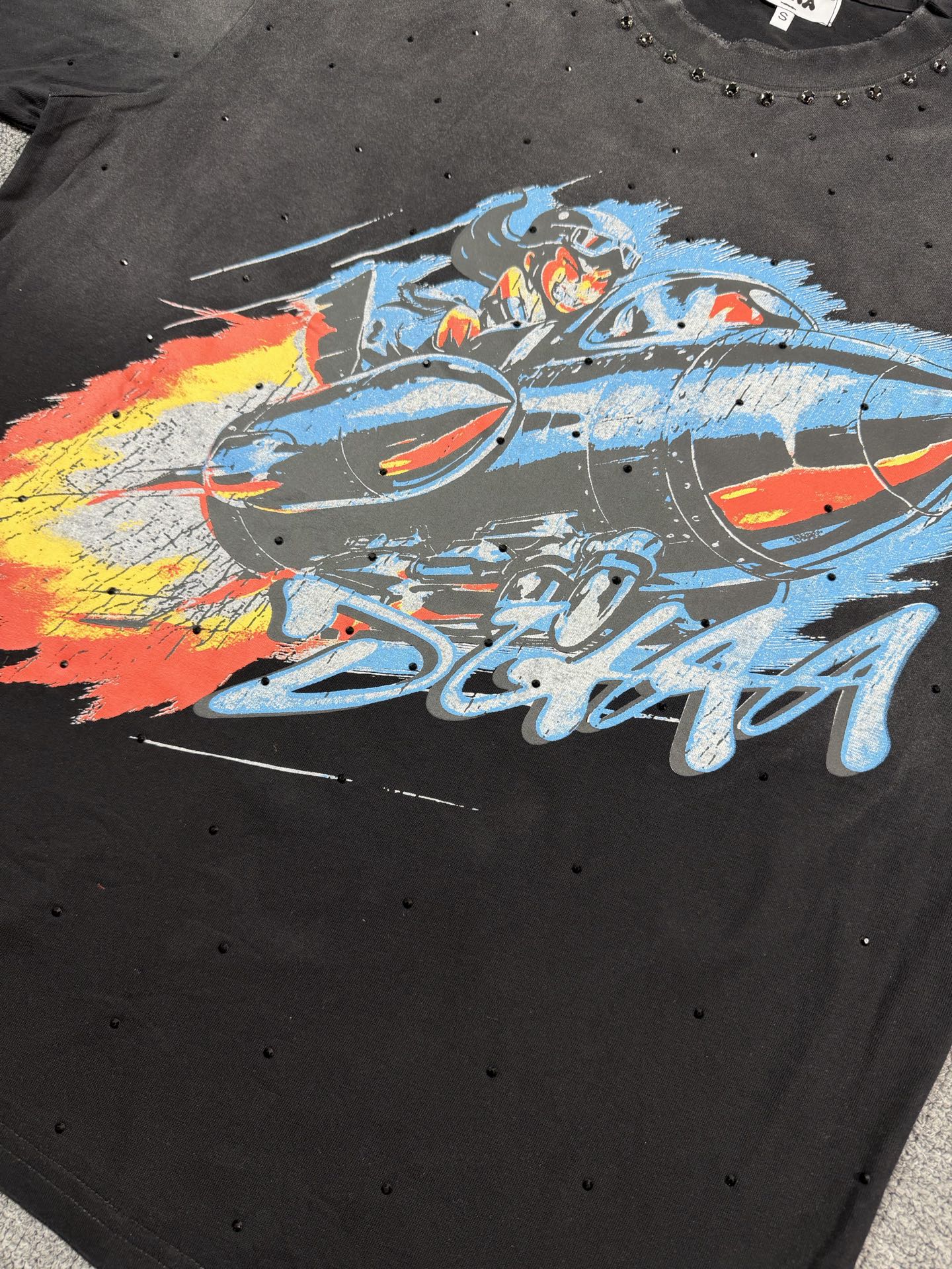 Camiseta Oversize 'Jet Fighter' con Estoperoles - Edición Streetwear Premium