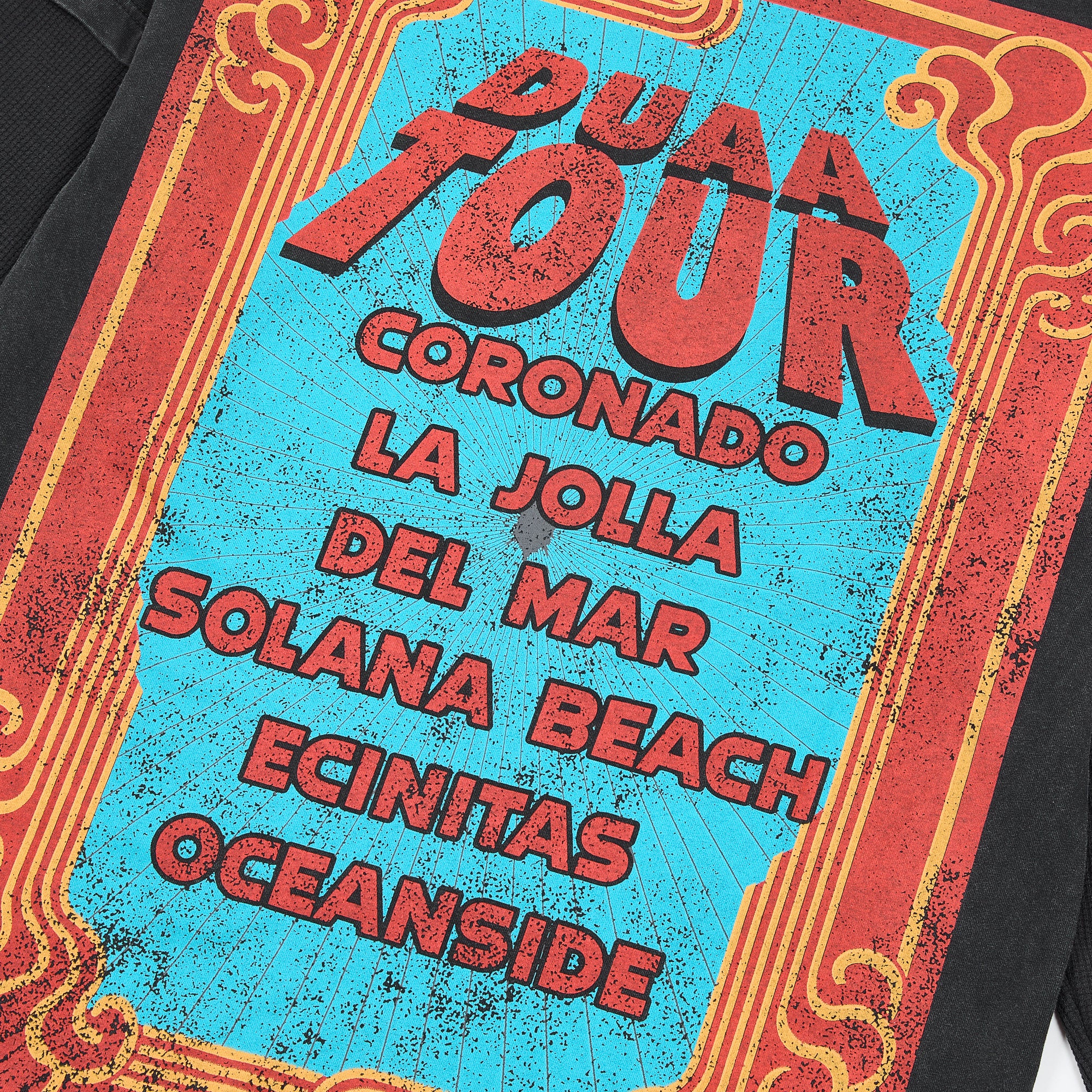 Camiseta Manga Larga Gráfica 'Dua Tour' - Estilo Oversize Streetwear