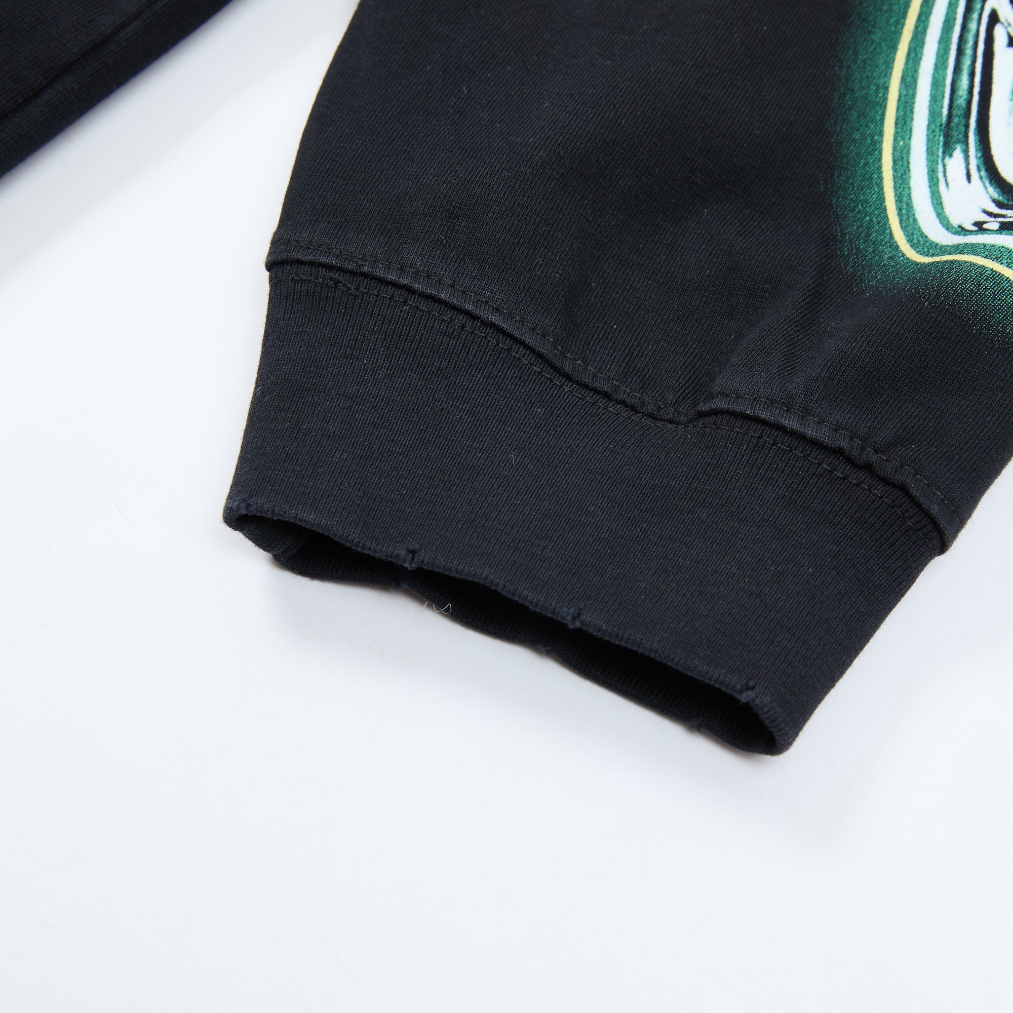 Camiseta Manga Larga Gráfica 'Pegasus Vision' con Pedrería - Edición Streetwear