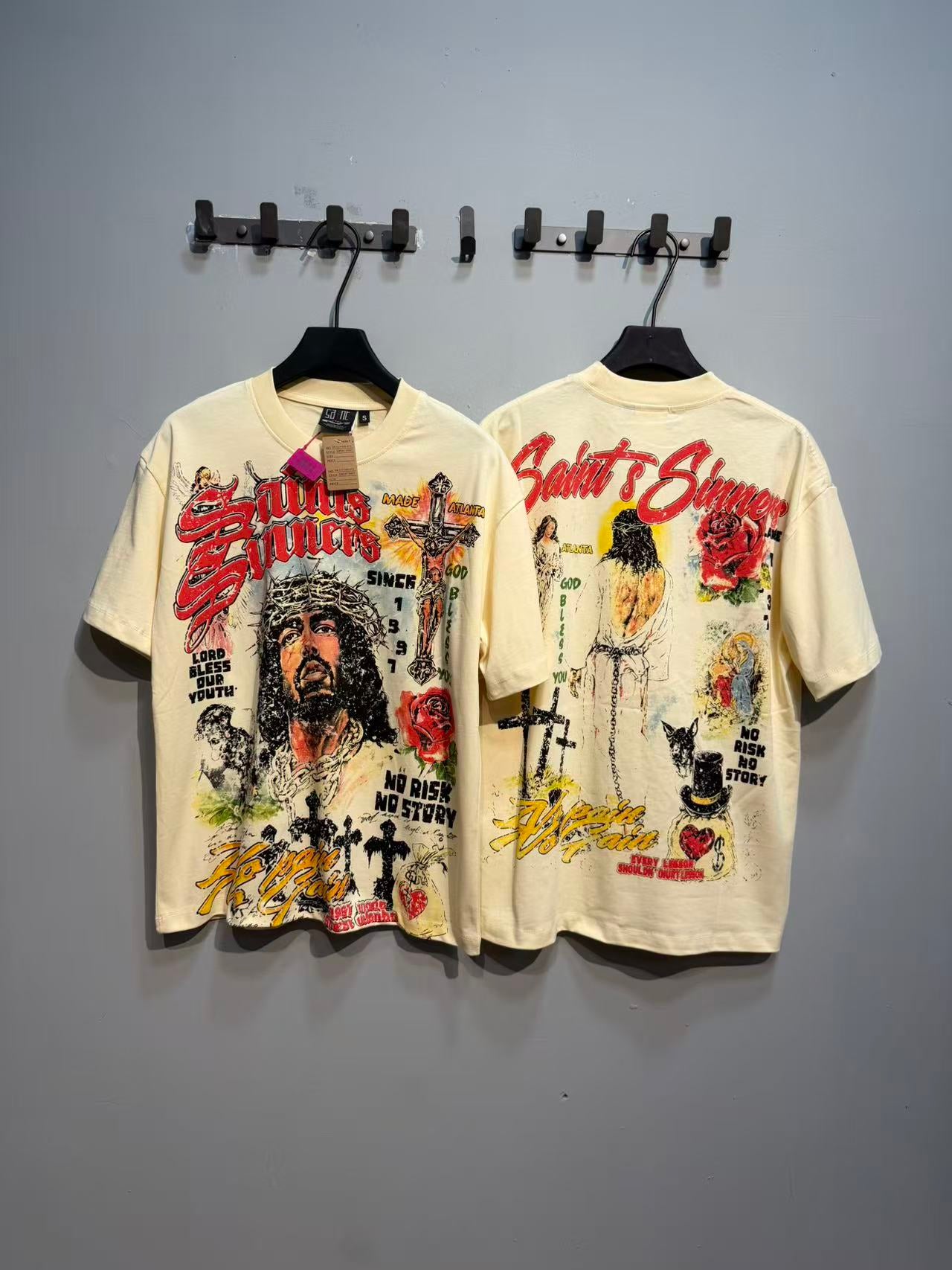 Camiseta Oversize Gráfica 'Saint & Sinner' - Edición Streetwear de Alto Impacto