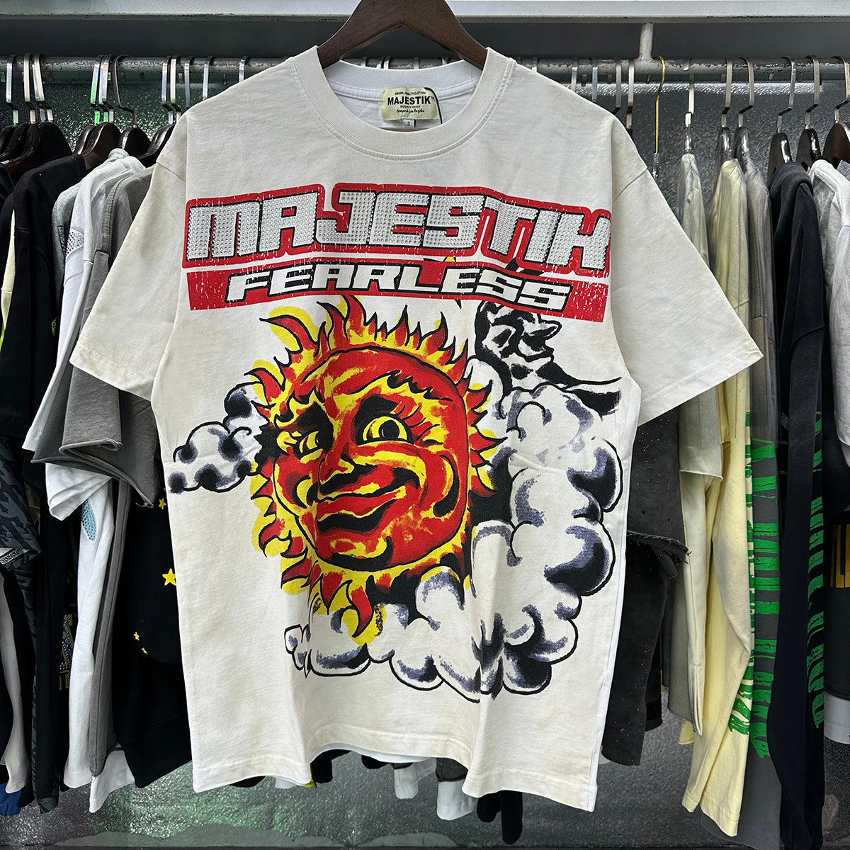 Camiseta Oversize Gráfica 'Fearless Sun' - Edición Streetwear