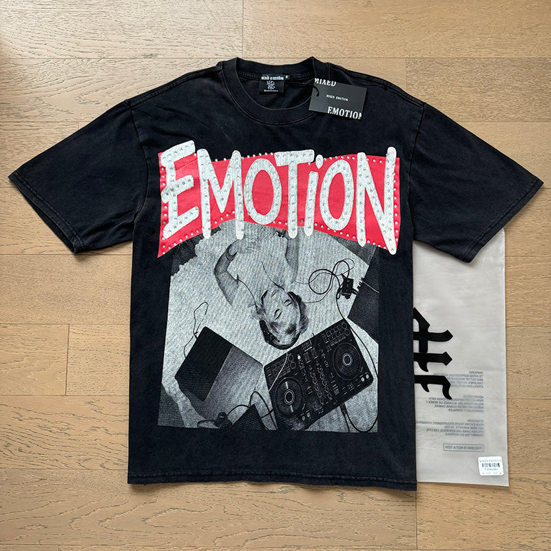 Camiseta Mixed Emotion 'Graphic Concept' - Edición Streetwear Artística