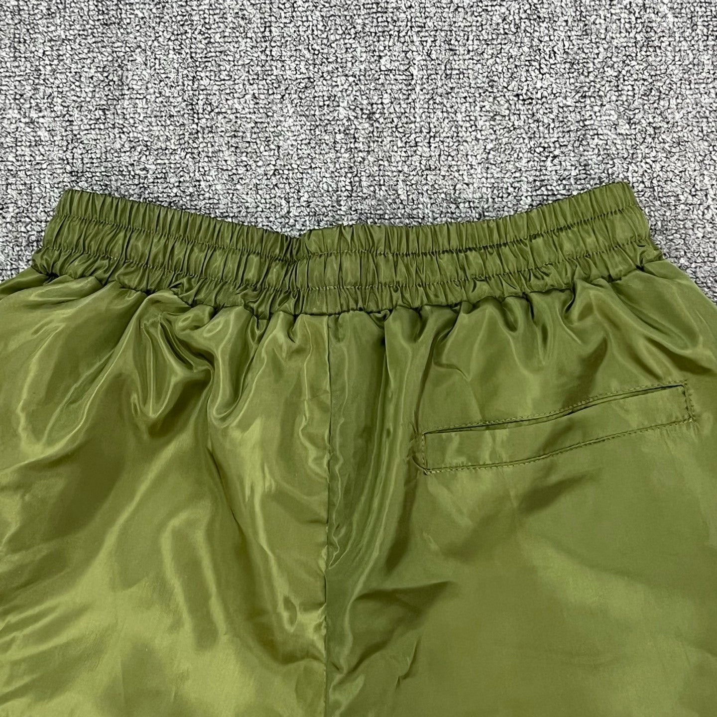 Short Urbano 'Snap-Button' con Parche - Edición Streetwear