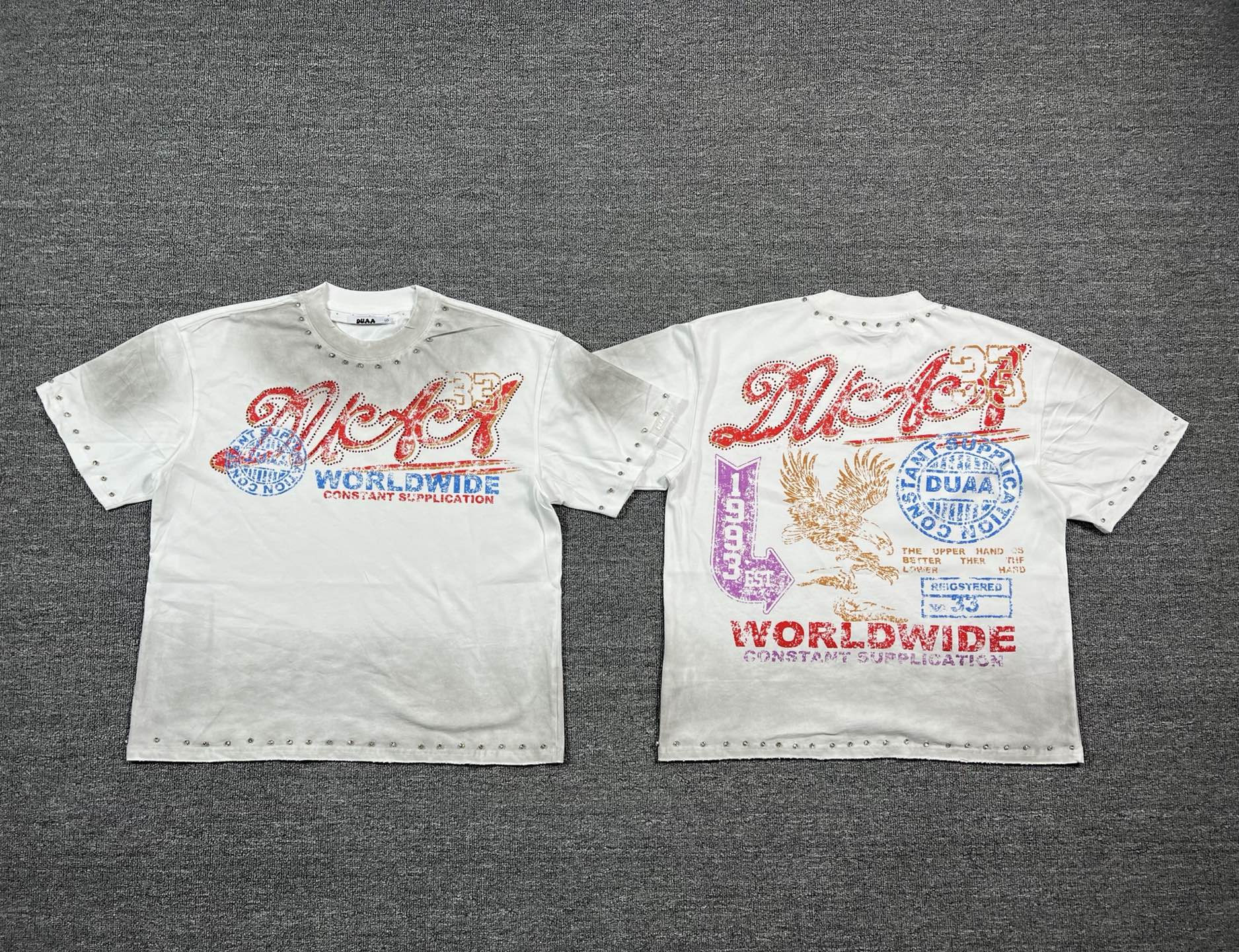 Camiseta Oversize Gráfica 'Worldwide' con Detalles de Pedrería - Edición Streetwear