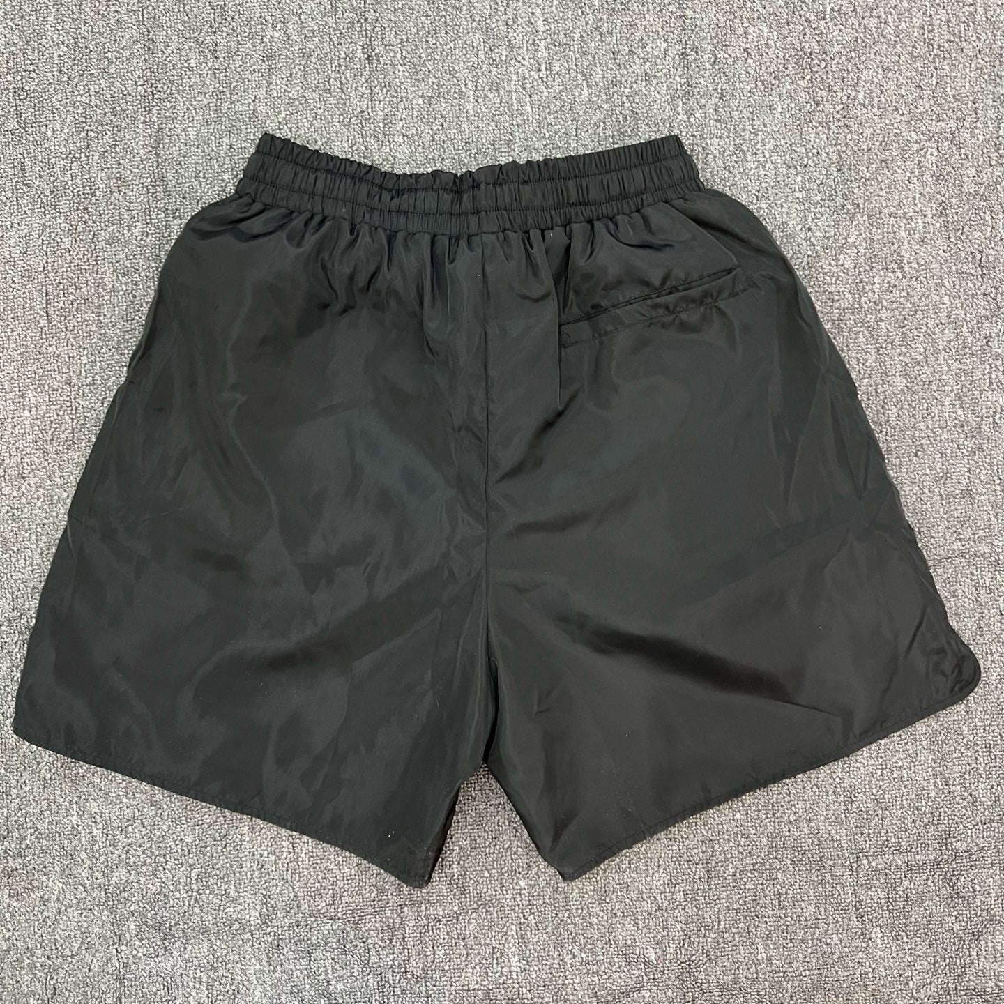 Short Urbano 'Snap-Button' con Parche - Edición Streetwear