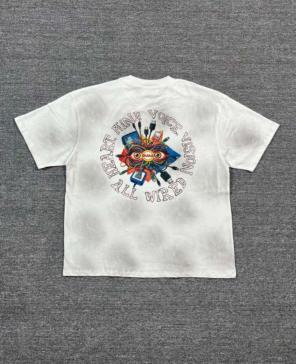Camiseta Oversize Gráfica 'All Wired' con Detalle de Pedrería - Edición Streetwear