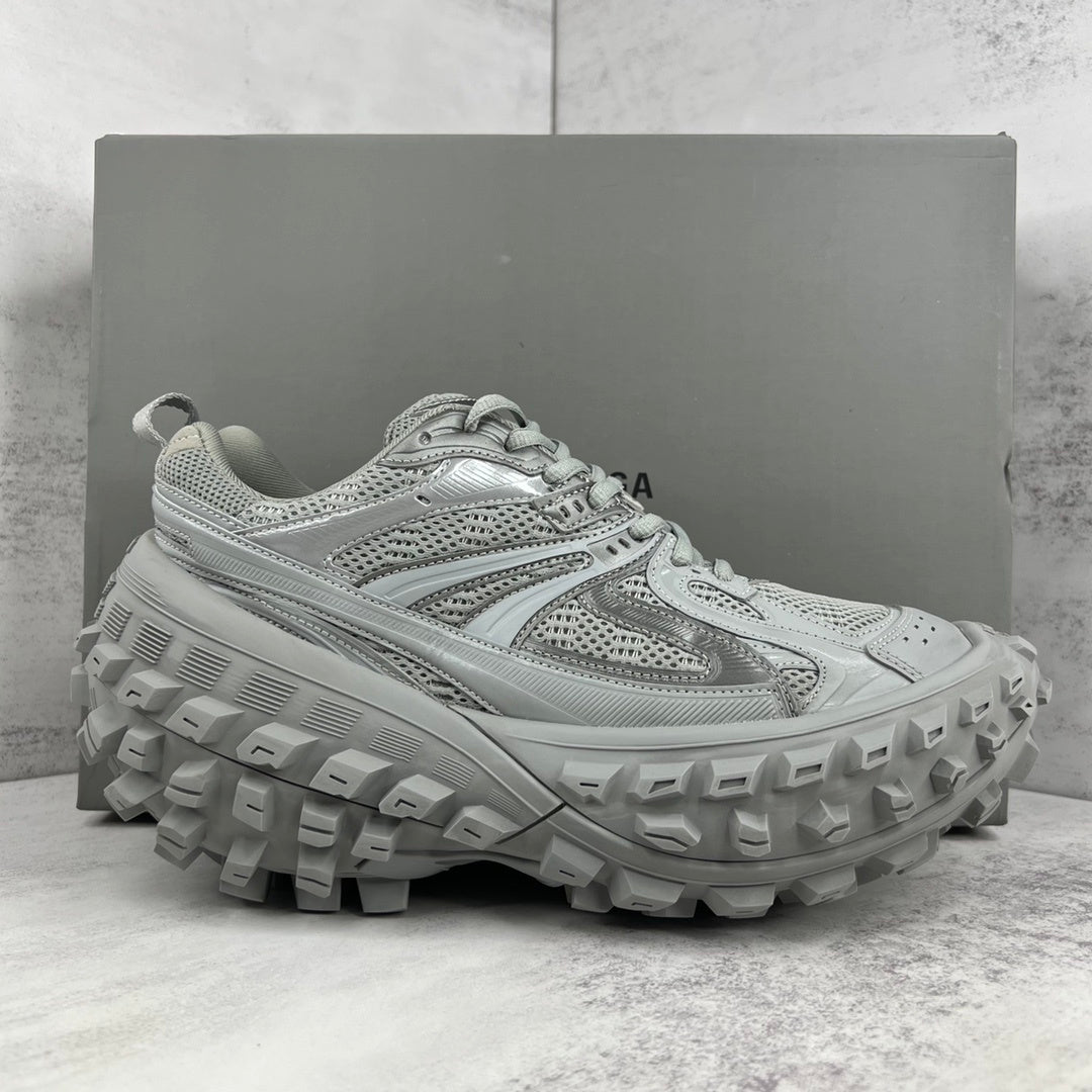 Zapatillas 'Off-Road Tread' - Edición Streetwear Vanguardista