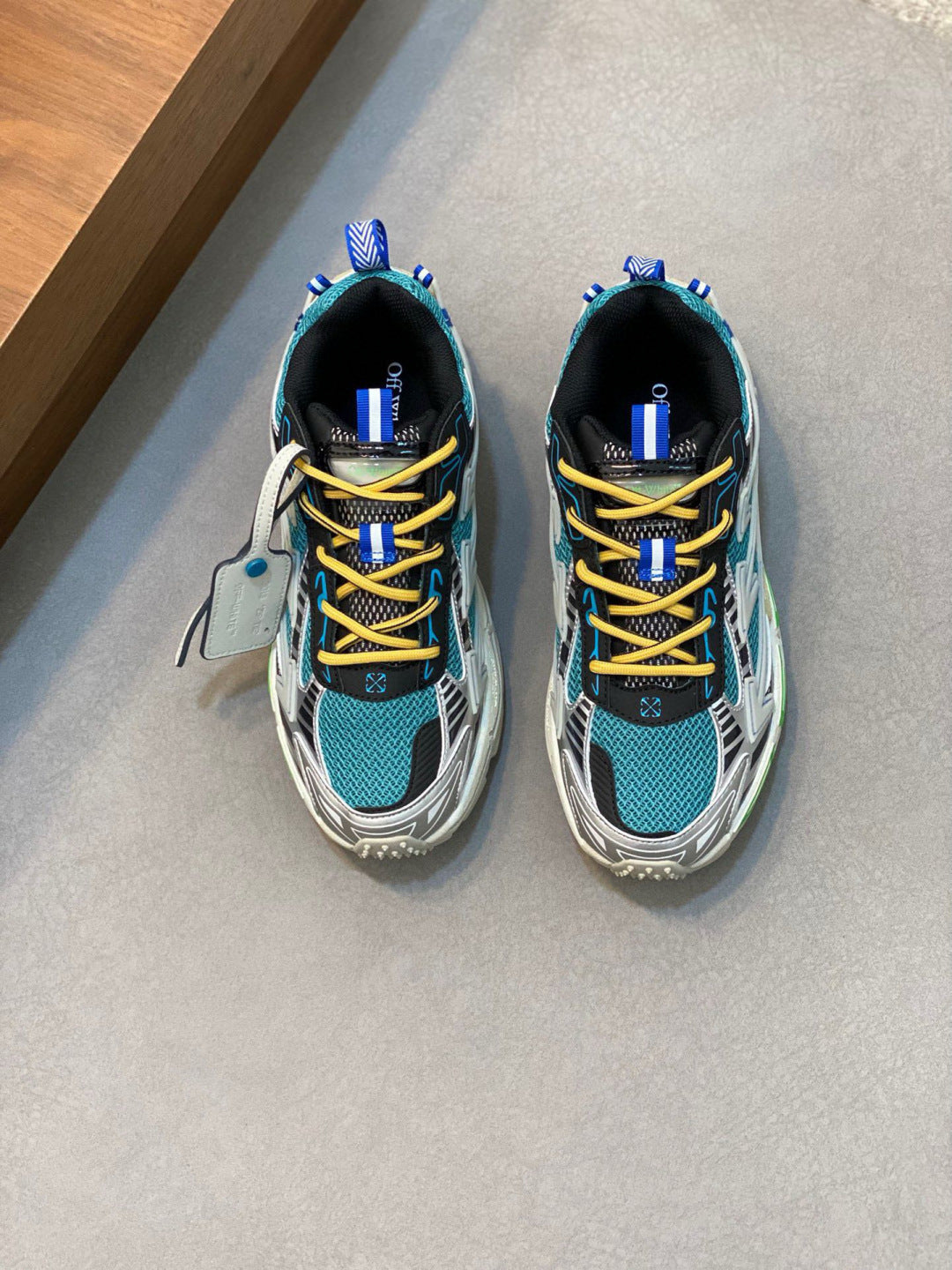 Zapatillas 'Tech-Runner
 - Edición Técnica Multicolor