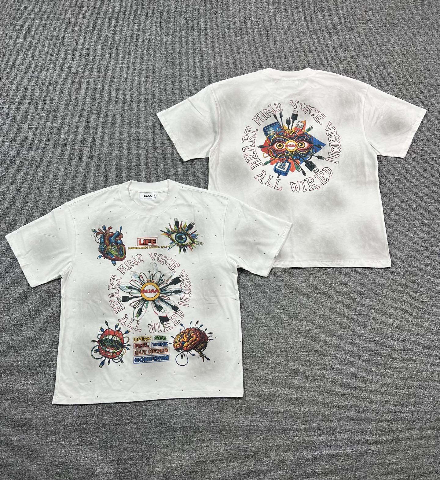 Camiseta Oversize Gráfica 'All Wired' con Detalle de Pedrería - Edición Streetwear