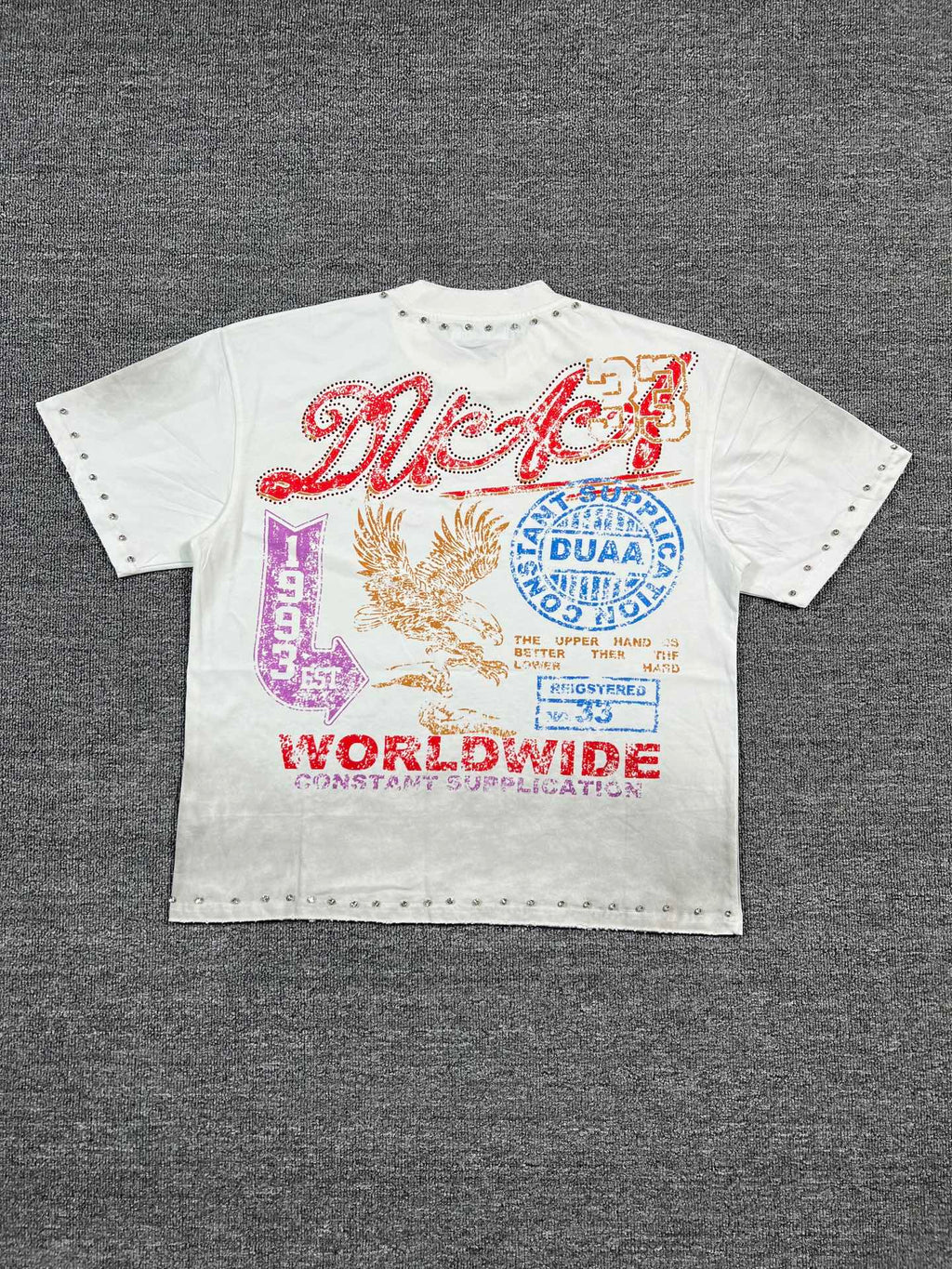 Camiseta Oversize Gráfica 'Worldwide' con Detalles de Pedrería - Edición Streetwear
