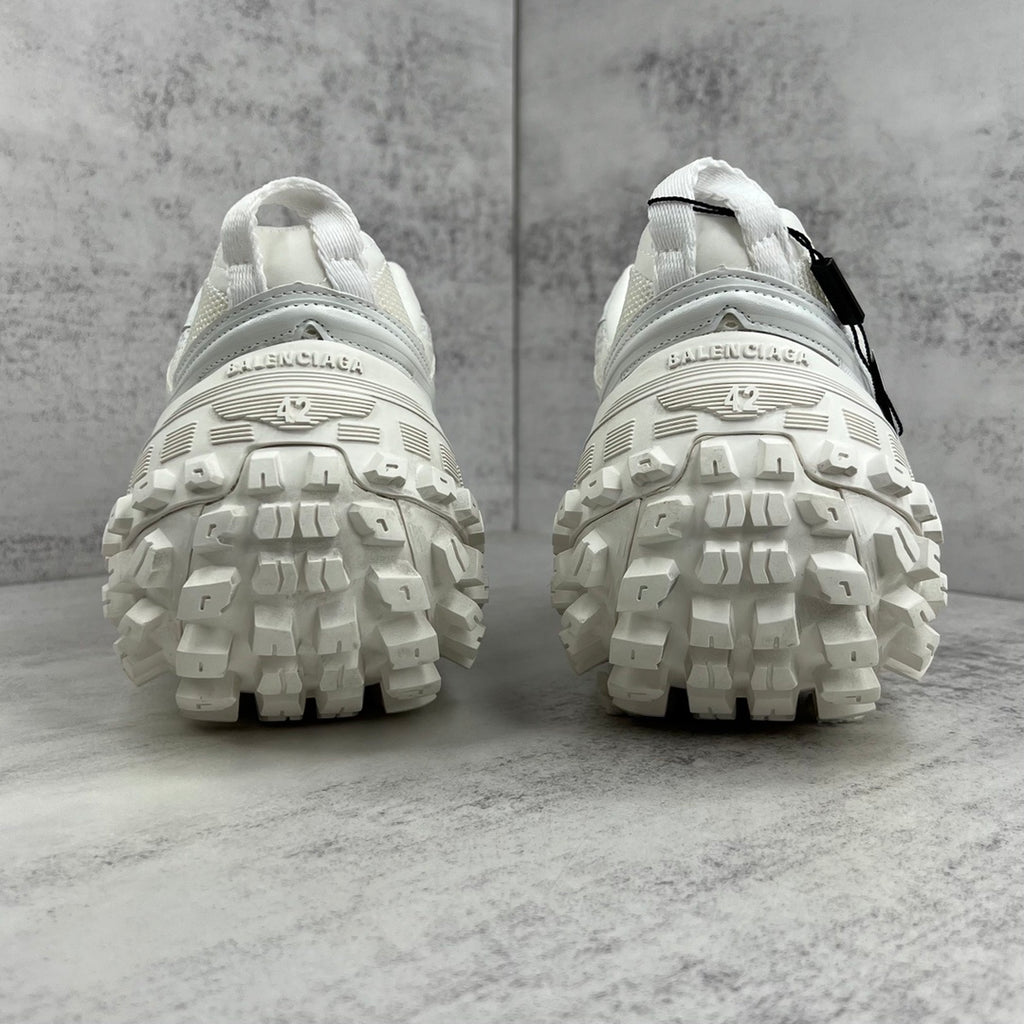 Zapatillas 'Off-Road Tread' - Edición Streetwear Vanguardista
