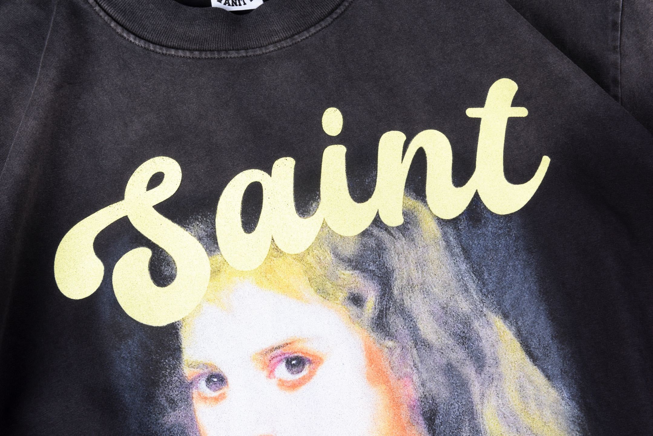 Camiseta Oversize Gráfica 'Portrait Art' - Edición Streetwear Vintage