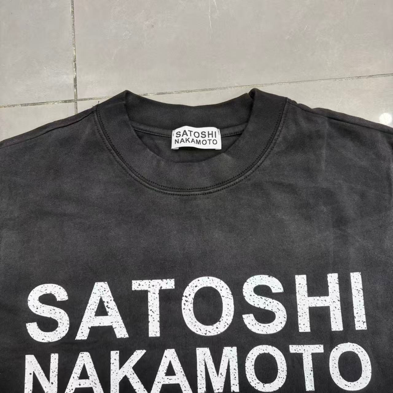 Camiseta 'Flame Graphic' de Manga Larga - Edición Streetwear Híbrida