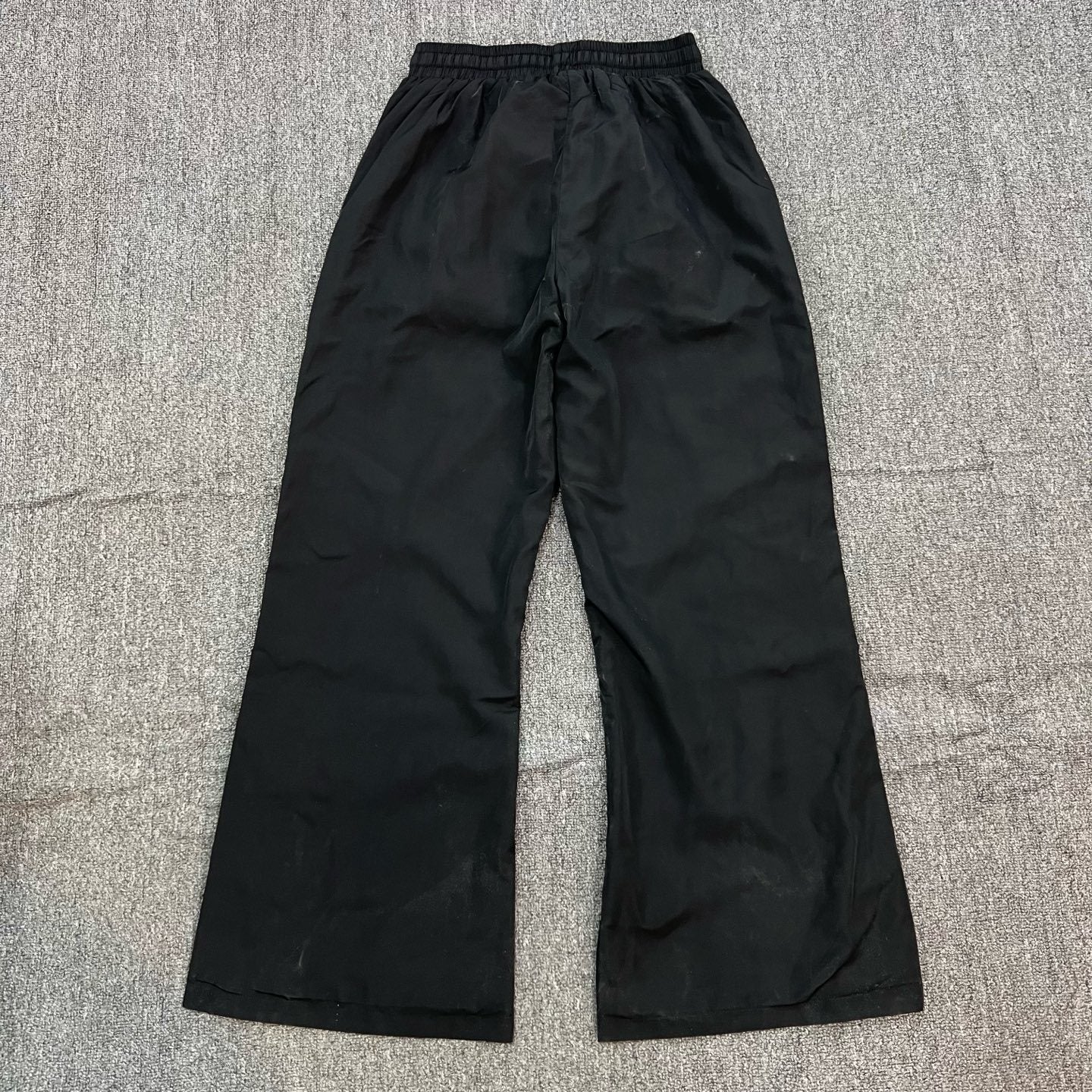 Pantalones 'Side-Snap Track' - Edición Streetwear Vanguardista