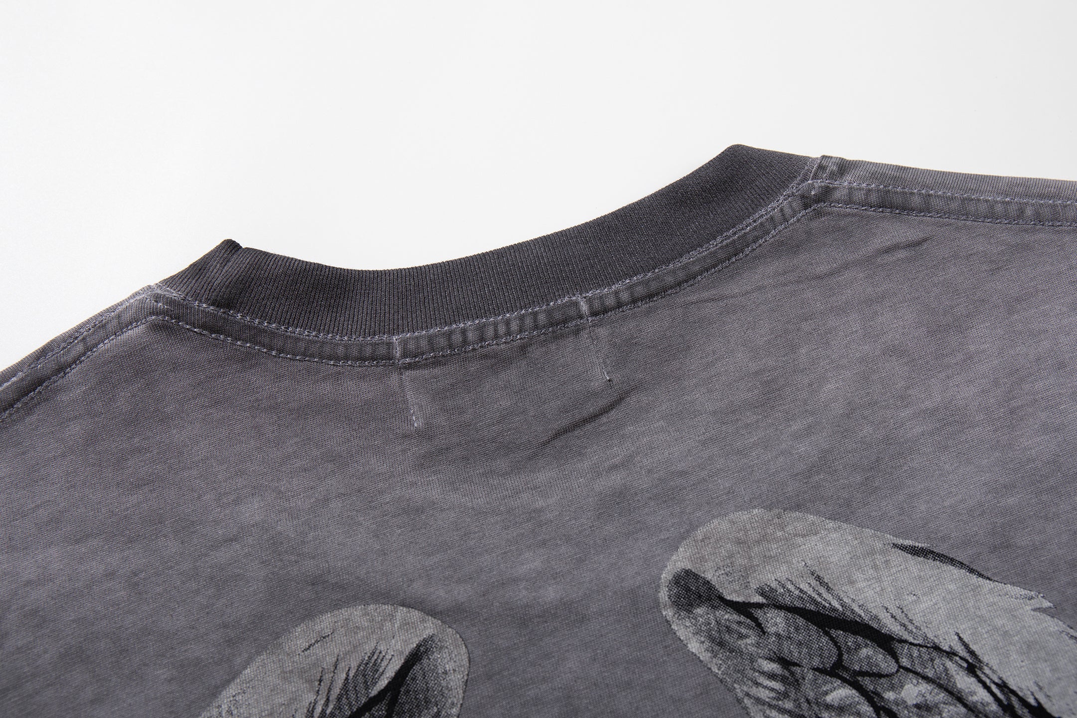 Camiseta Oversize 'Relentless Eagle' - Edición Streetwear Vintage
