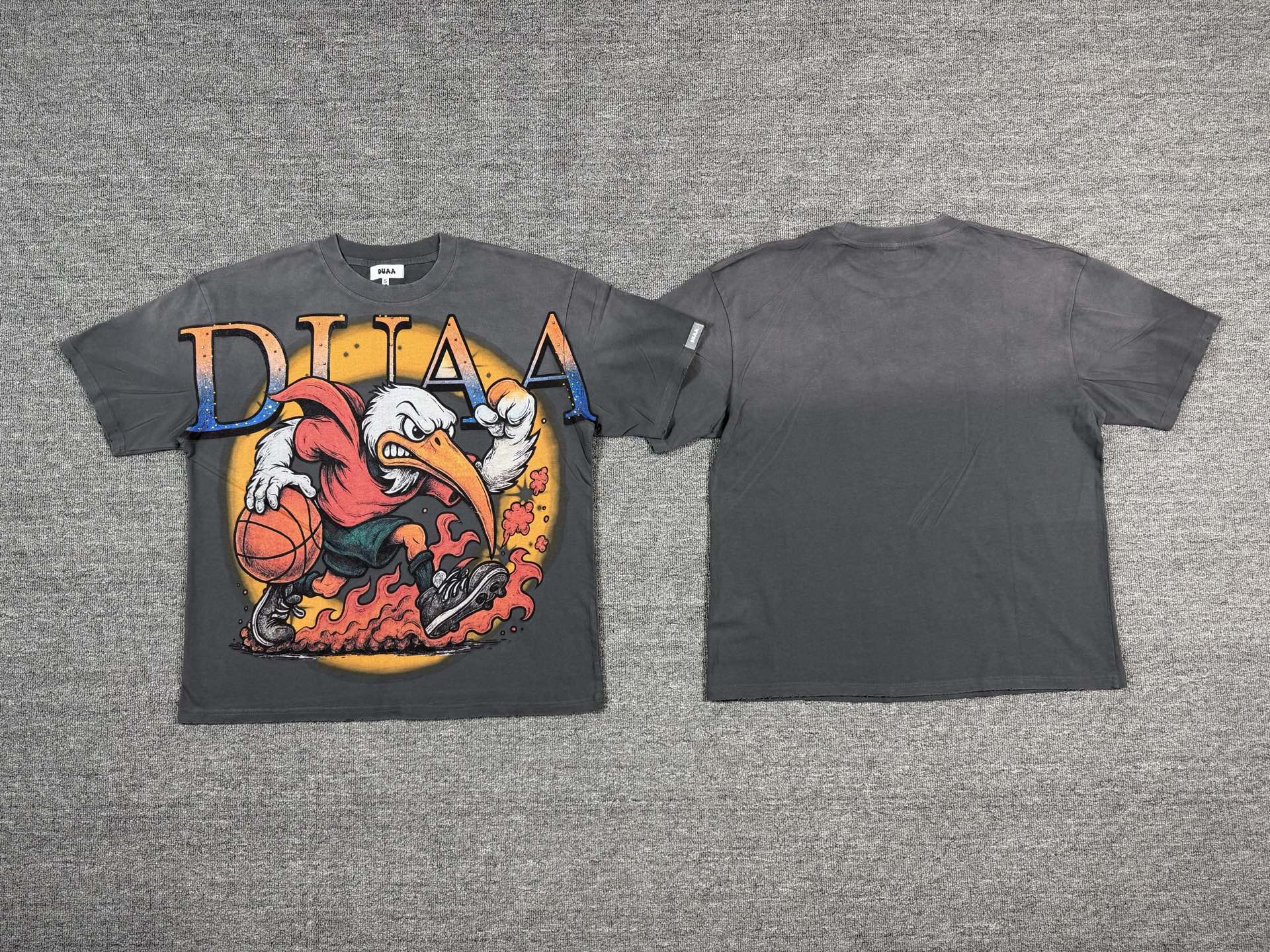 Camiseta Oversize Gráfica 'Eagle Basketball' - Edición Streetwear