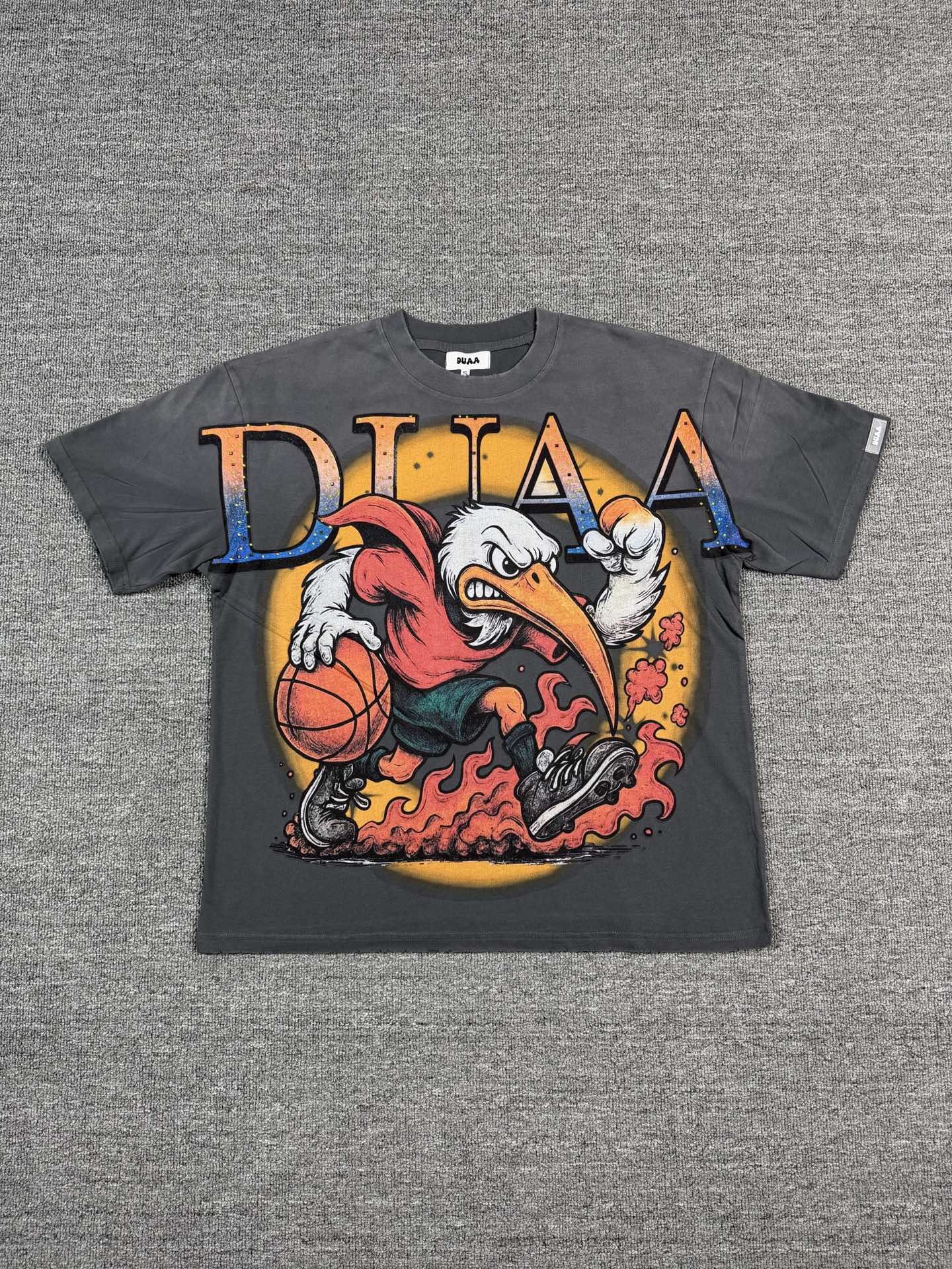 Camiseta Oversize Gráfica 'Eagle Basketball' - Edición Streetwear