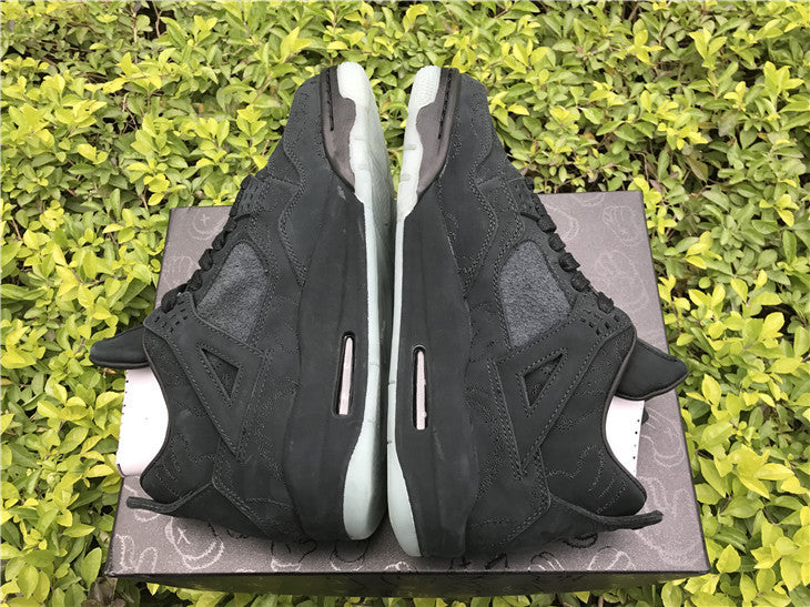 Air Jordan 4 Retro x KAWS 'Black' (Edición Limitada)