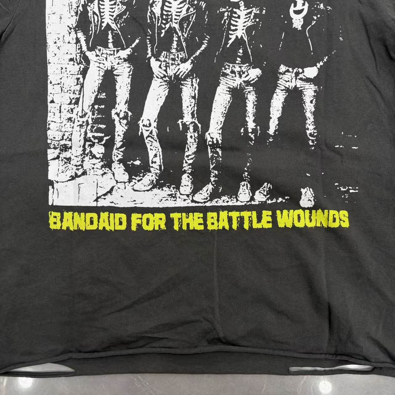 Camiseta Oversize RoughPlay "Battle For" – Gris Lavado Vintage