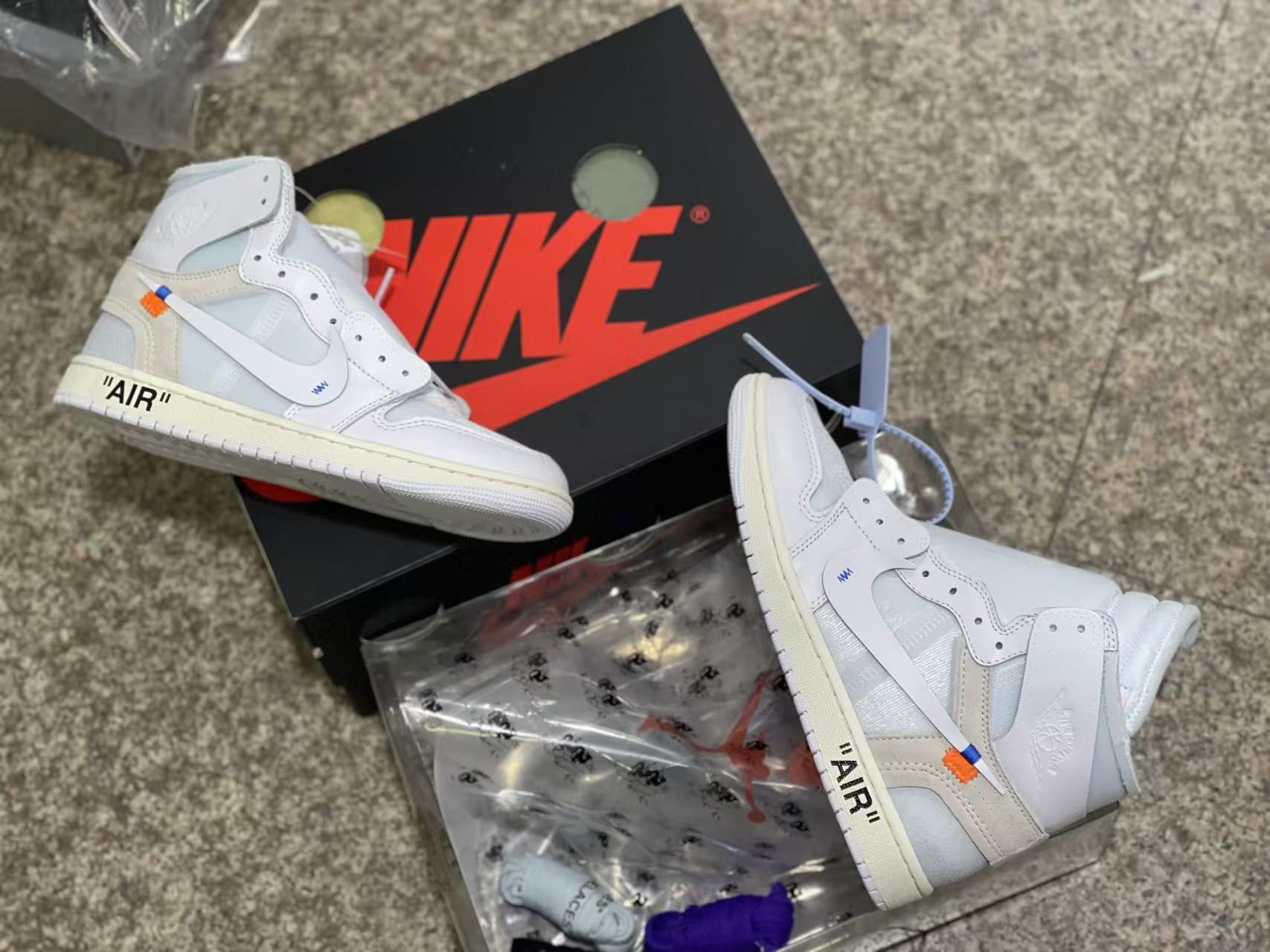 Air Jordan 1 Retro High x Off-White “White” (Edición Especial / Alaska)