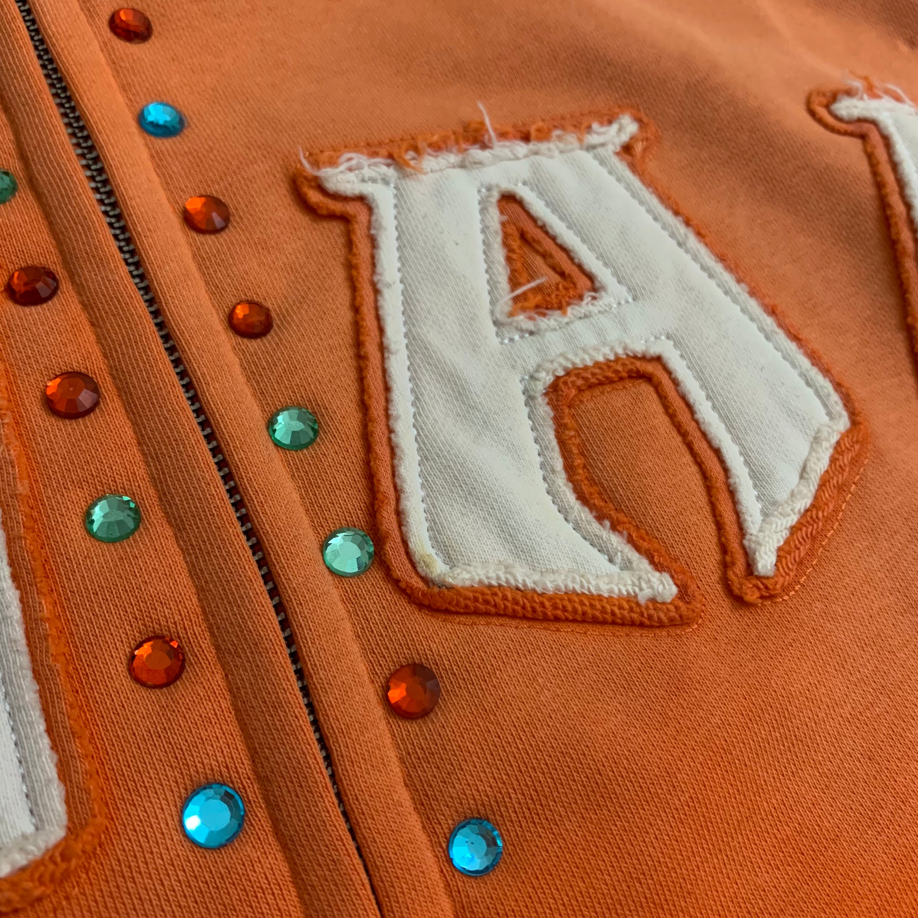 Sudaderas con capucha y cierre completo "DUAA 33" con detalles de tachuelas
