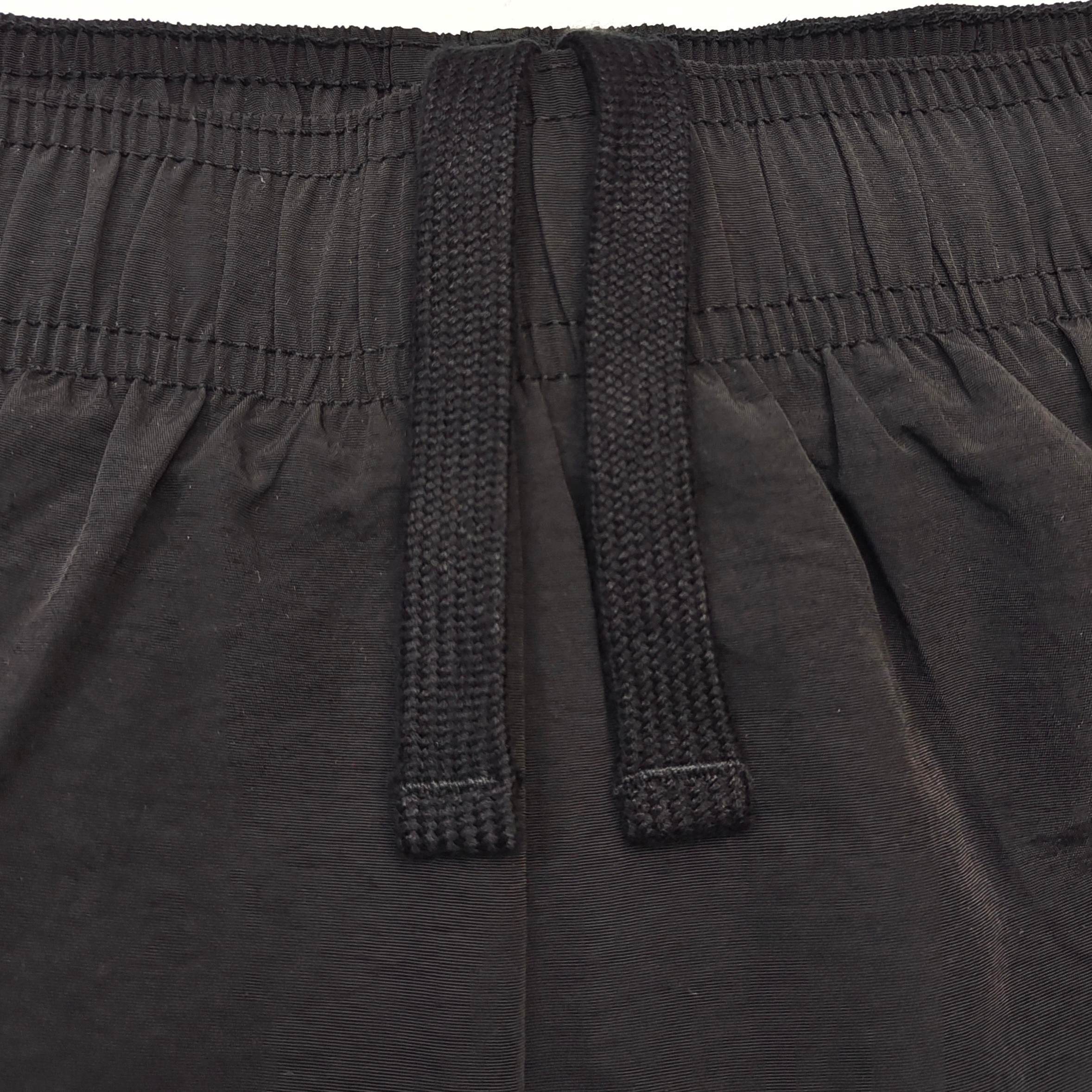 Shorts Sp5der – Doble Capa con Logo y Estrellas