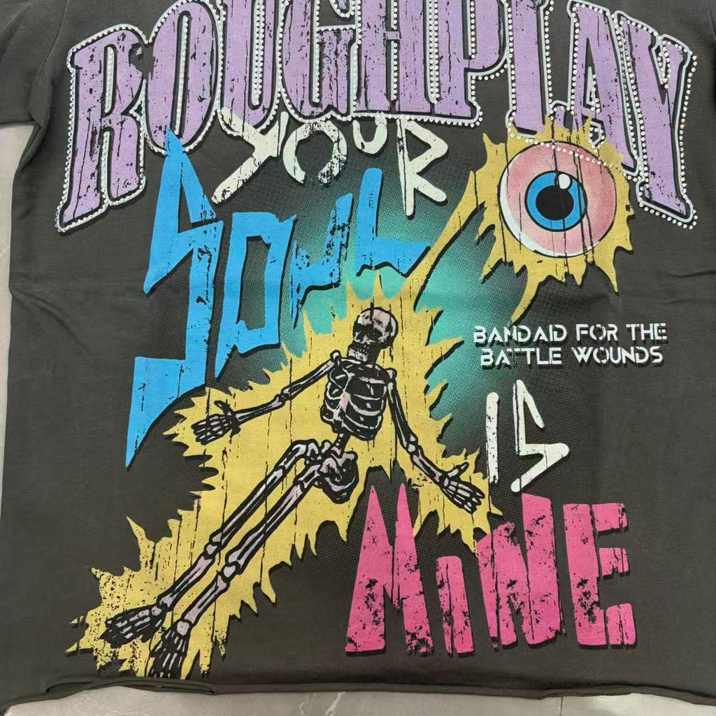 Camiseta Gráfica Roughplay Skeleton Oversize