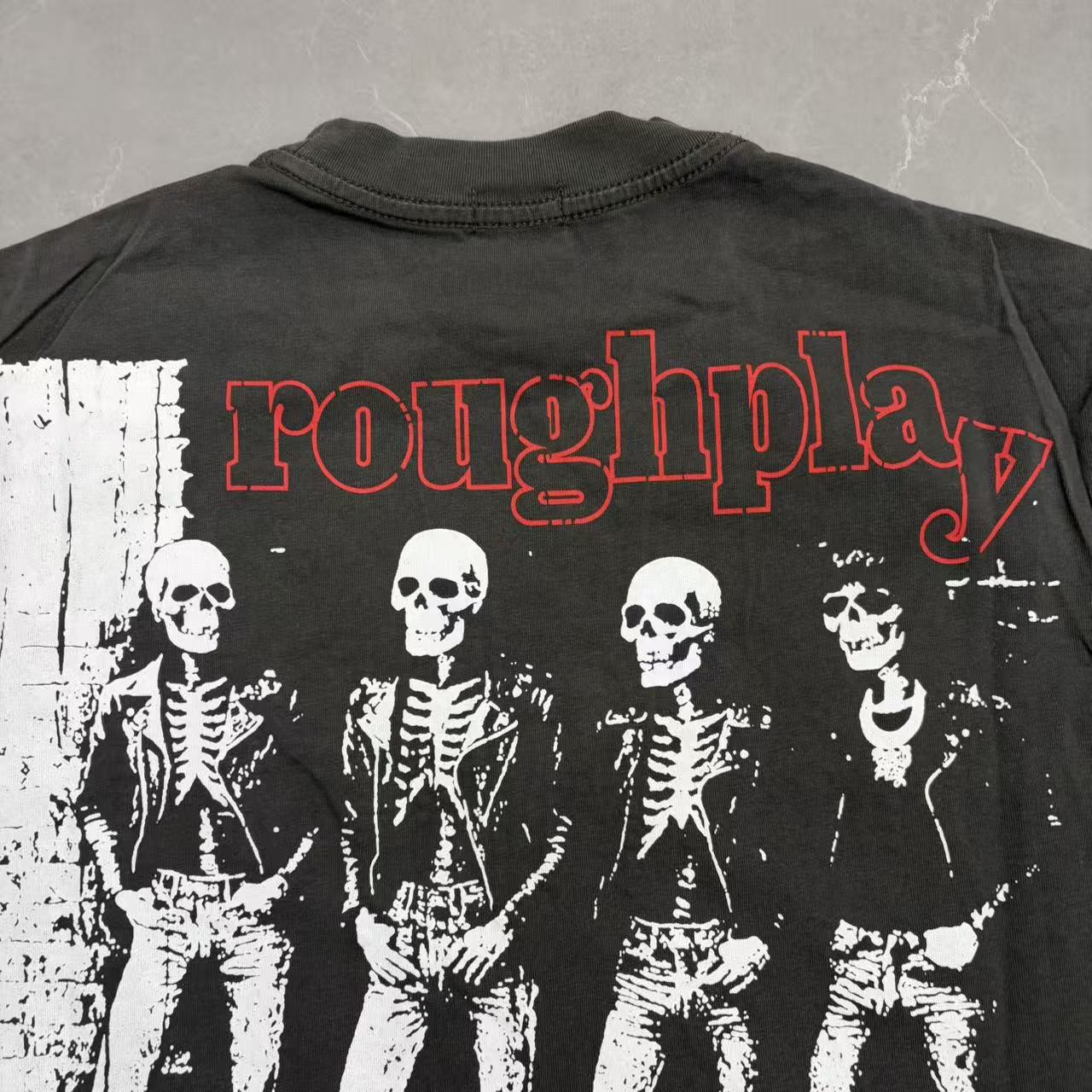 Camiseta Oversize RoughPlay "Battle For" – Gris Lavado Vintage