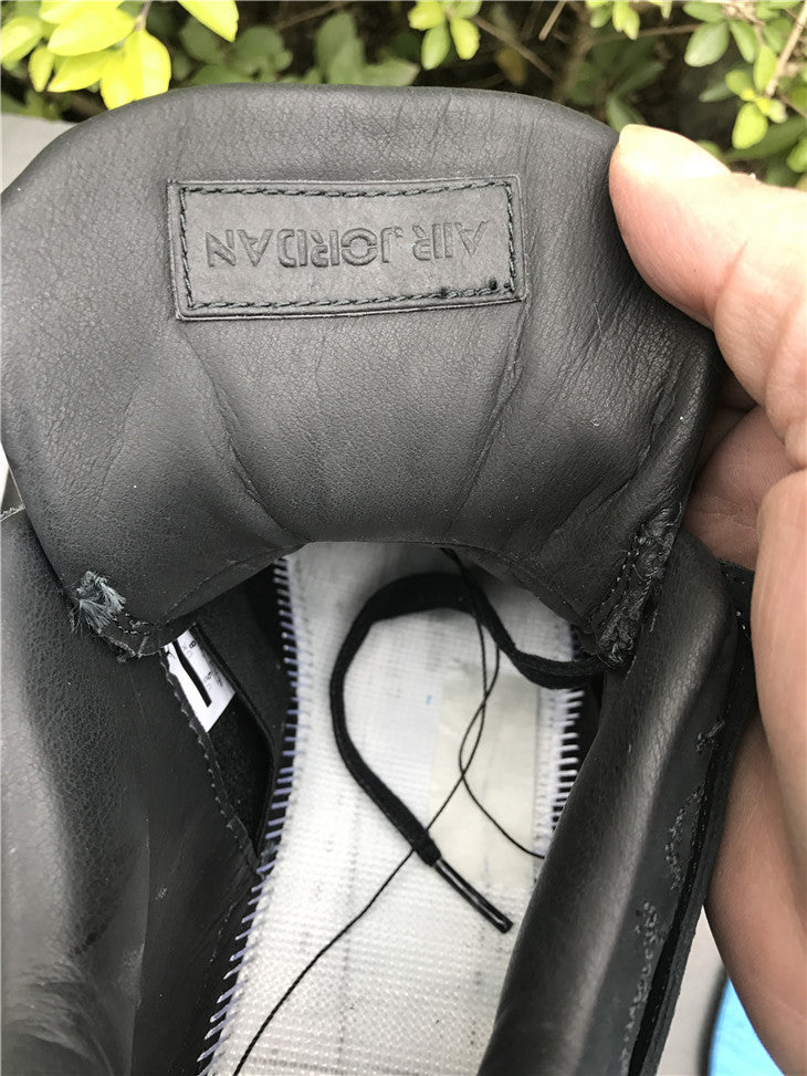 Air Jordan 4 Retro x KAWS 'Black' (Edición Limitada)