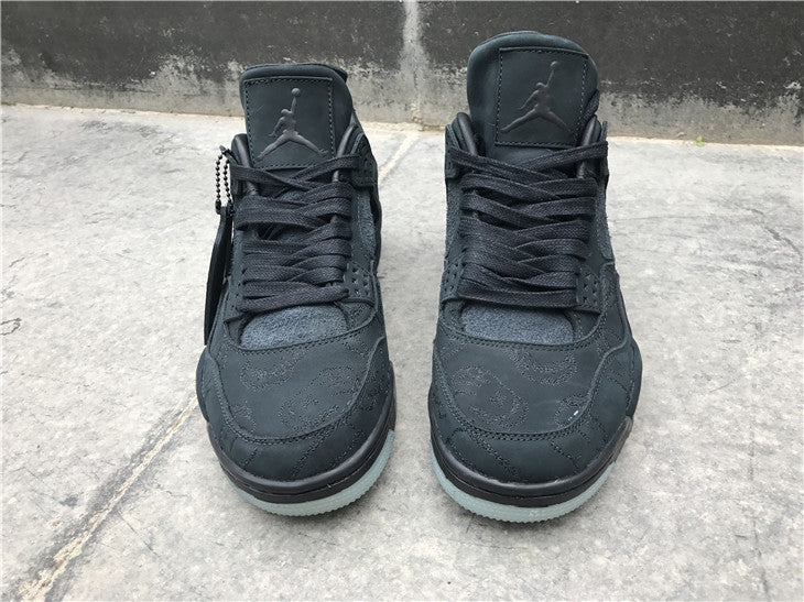 Air Jordan 4 Retro x KAWS 'Black' (Edición Limitada)