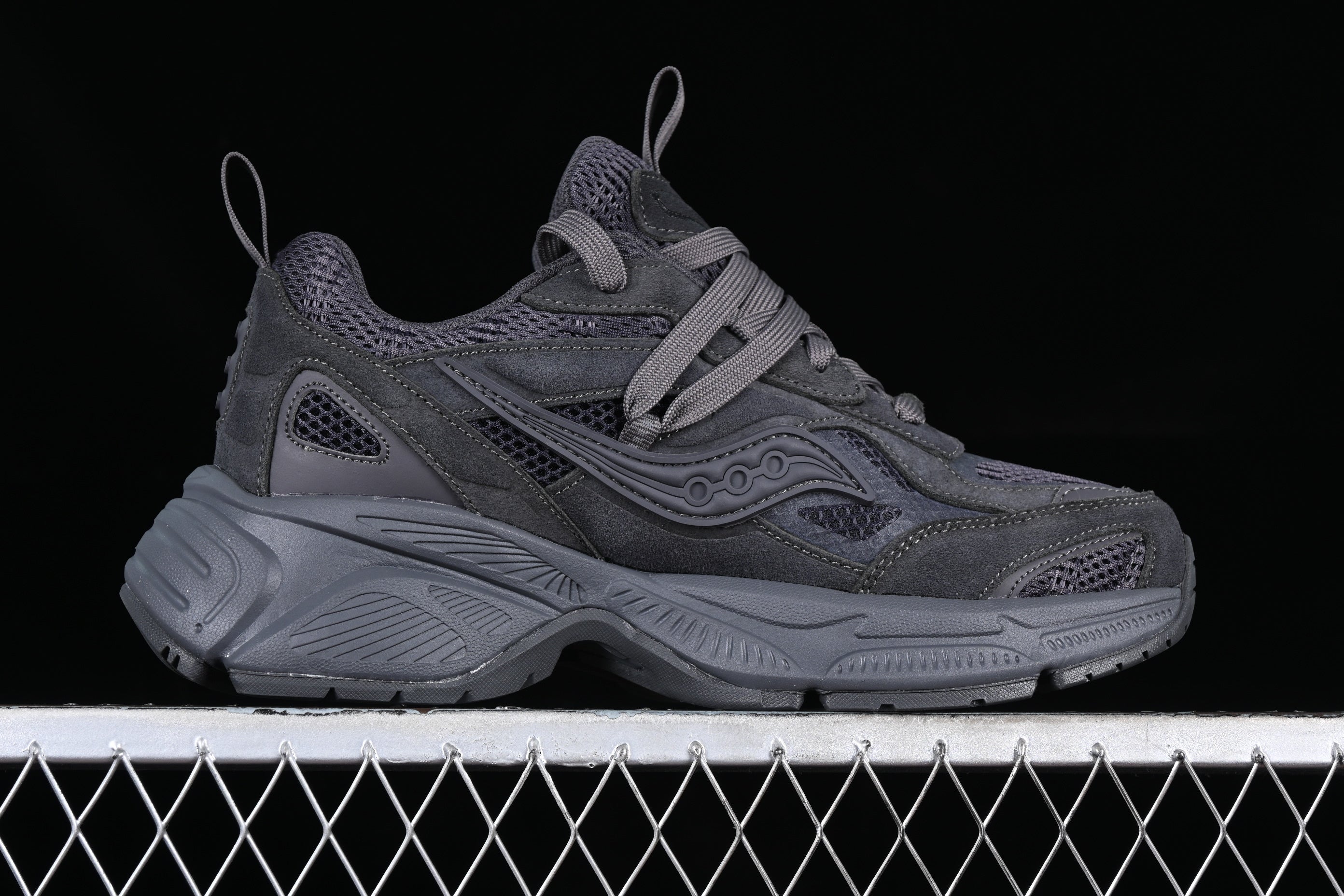 Zapatillas estilo retro chunky gris oscuro / Zapatillas deportivas diseño técnico