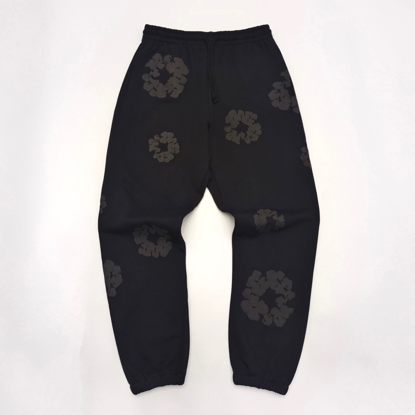 Pantalones Denim Tears – Diseño Corona de Flores Negro