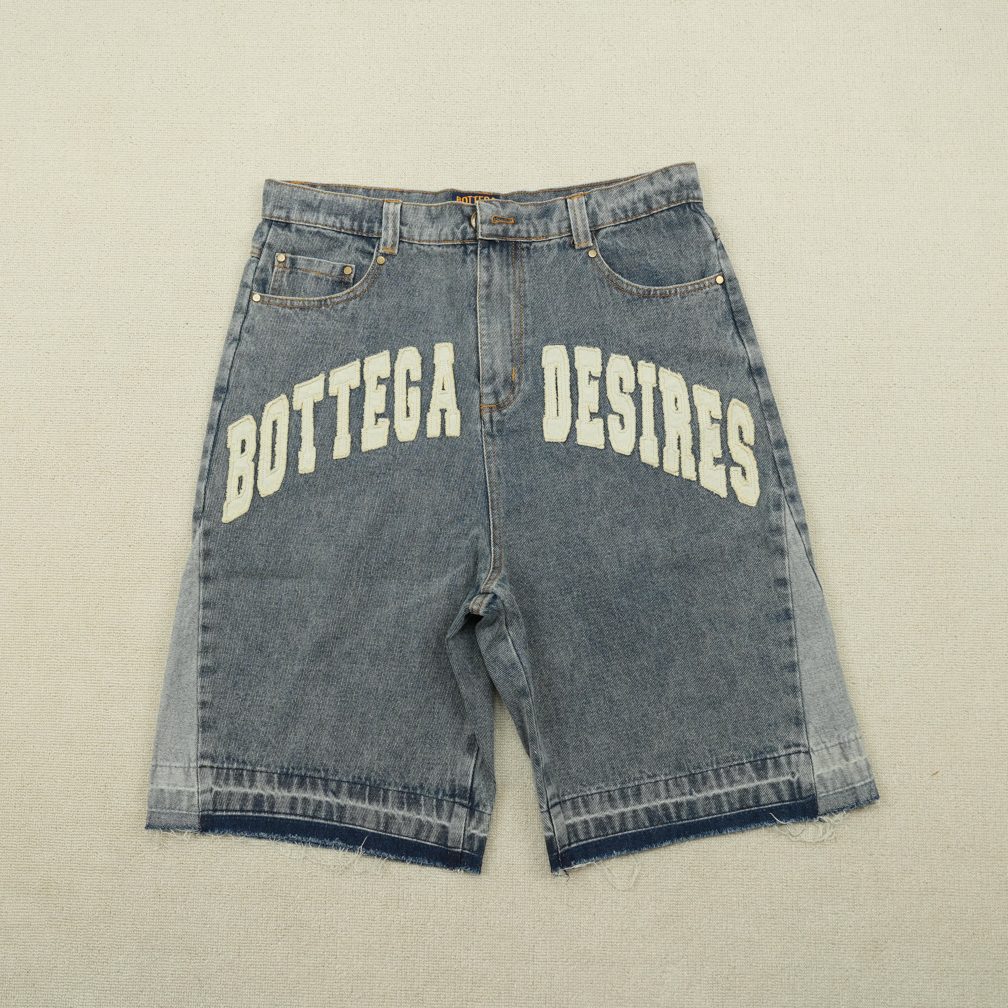 Short Bottega Desires – Logo Bordad