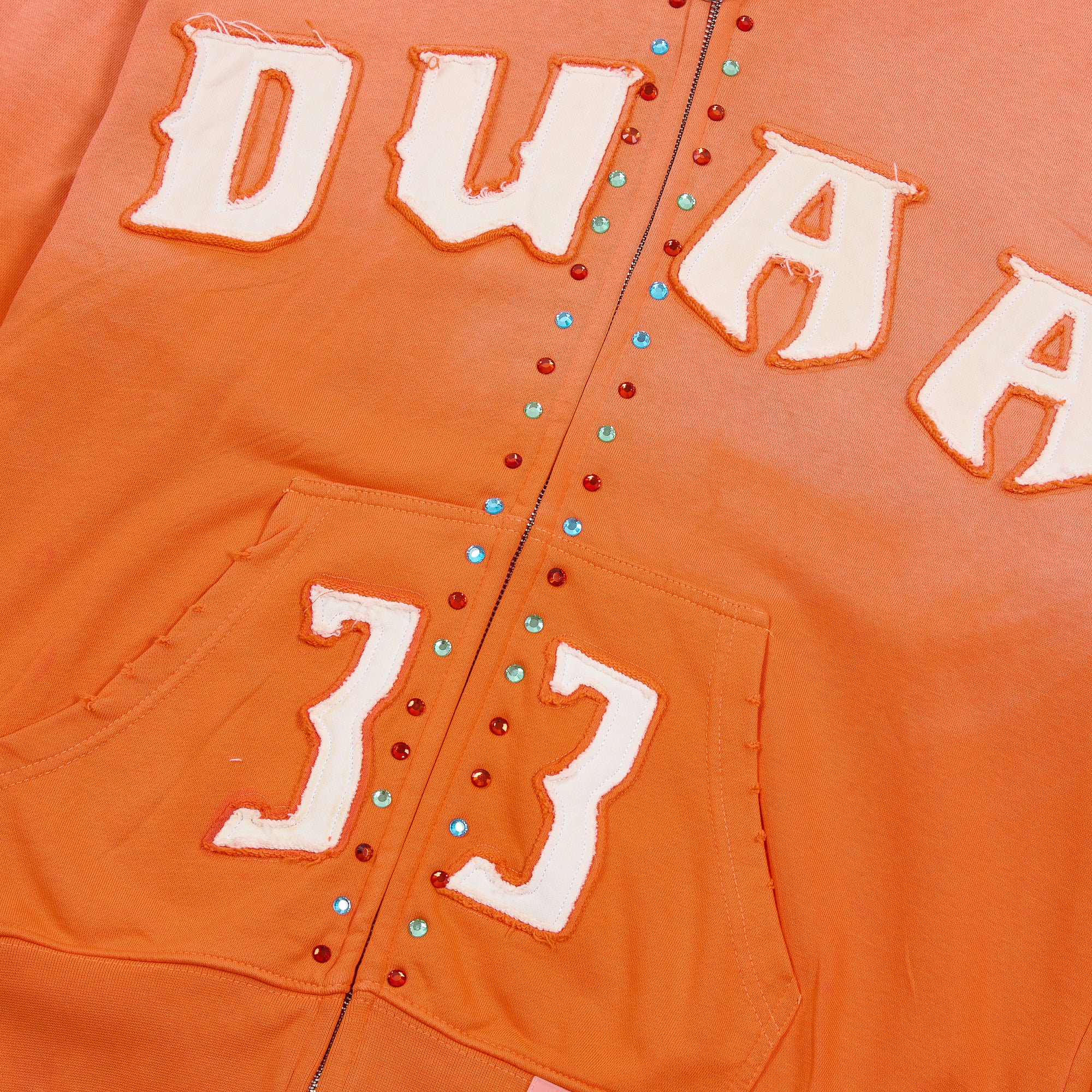 Sudaderas con capucha y cierre completo "DUAA 33" con detalles de tachuelas