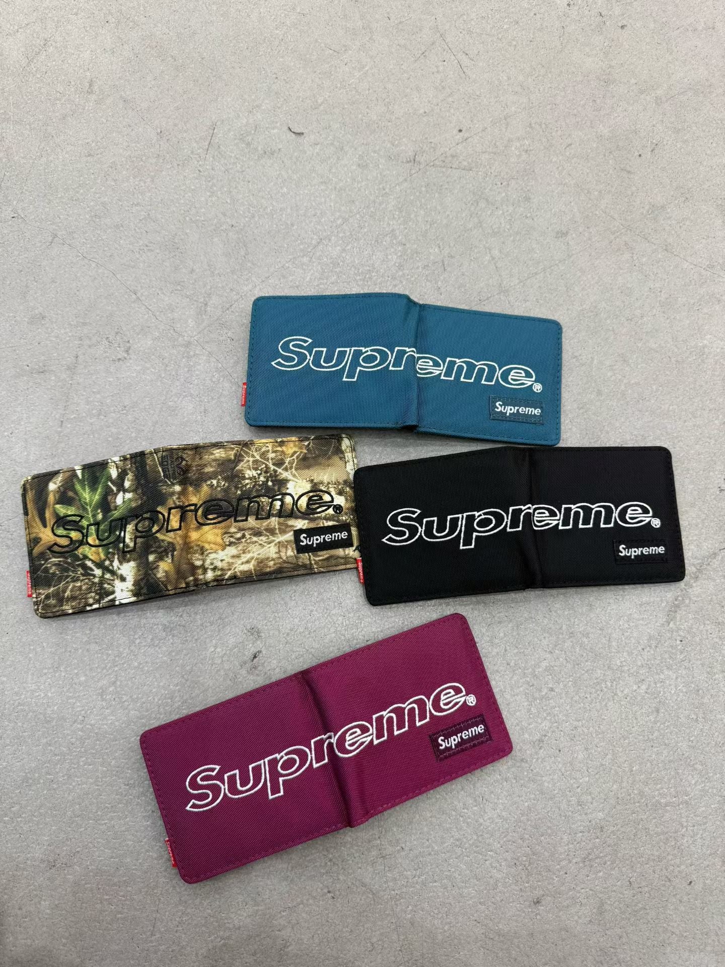 Billetera Supreme – Modelo Lona Billfold