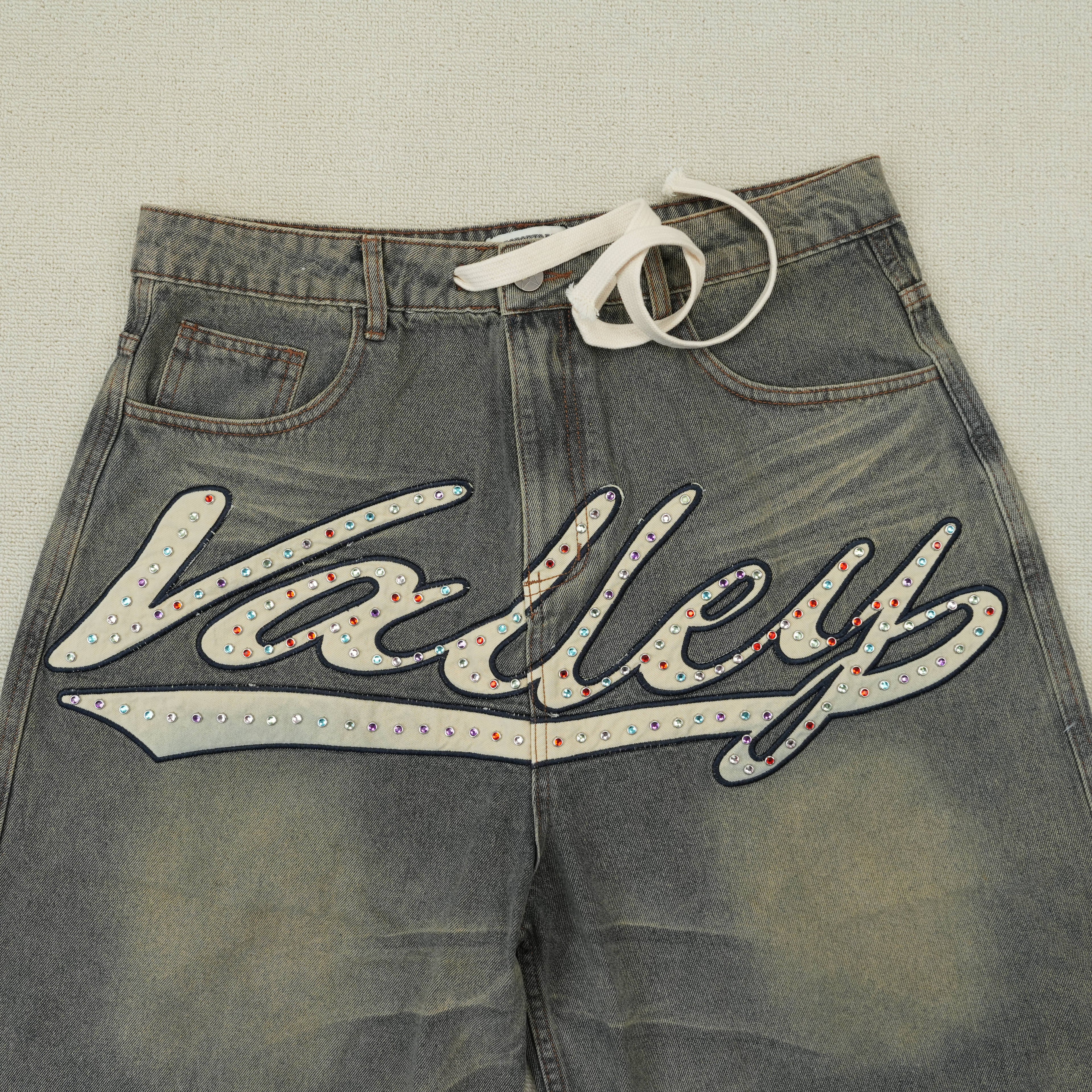 Short Valley Dreams – Logo en Pedrería
