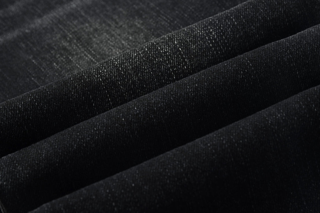 Jeans Negro Desgastado – Detalles en Pedrería