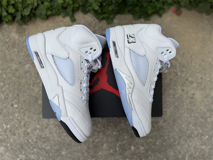 Jordan 5 Retro "Metallic White"