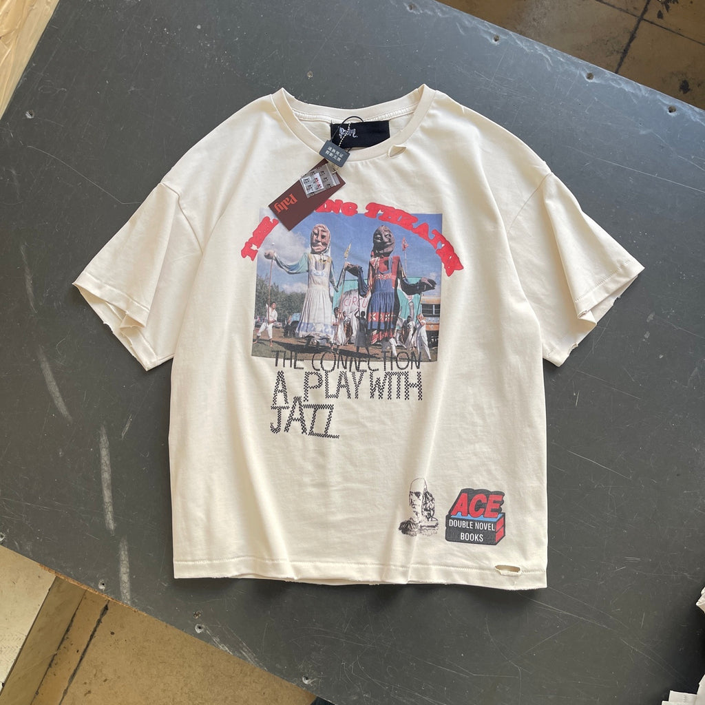 Camiseta gráfica crema estilo retro / Camiseta con impresión artística y desgastes