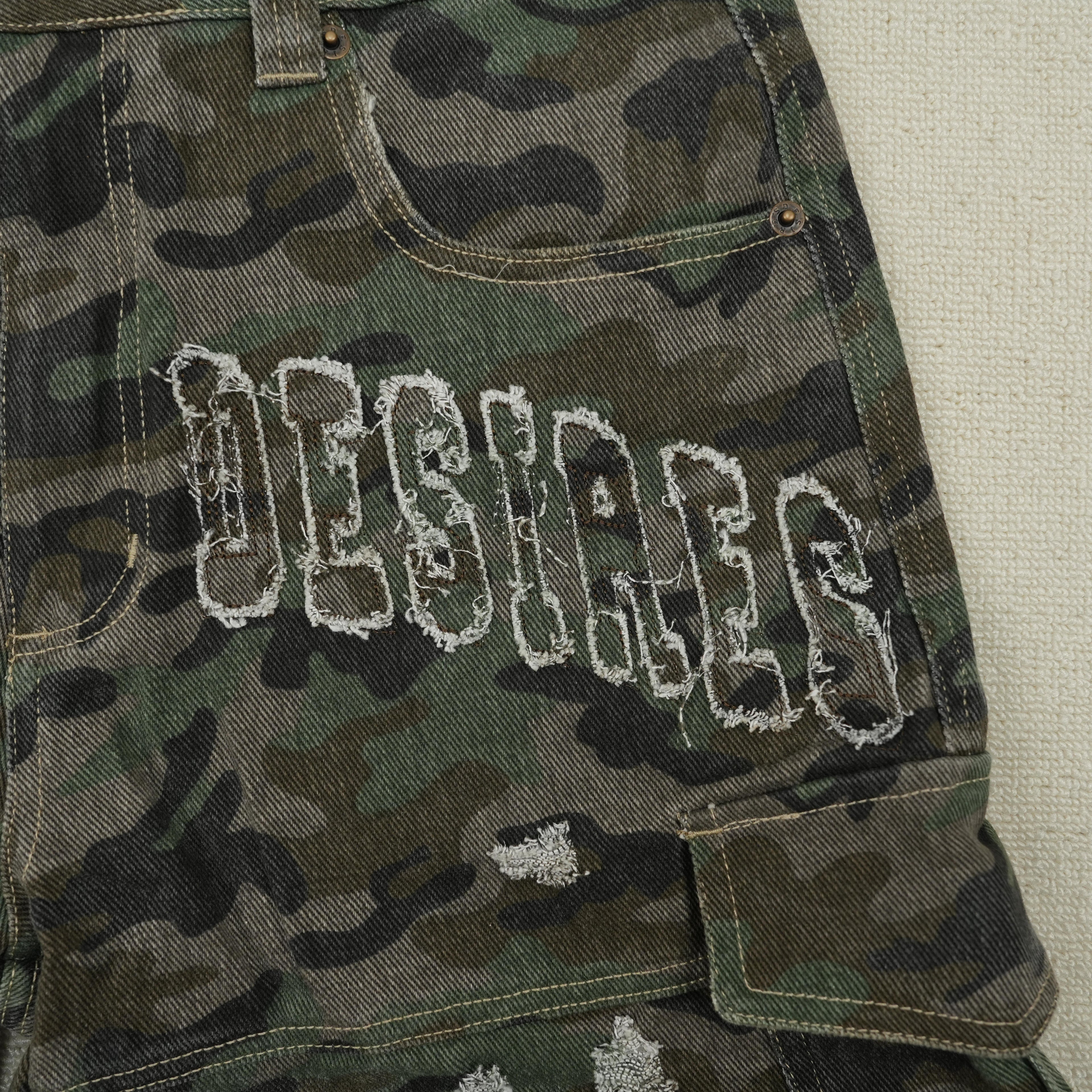 Short Bottega Desires – Camuflaje Cargo Desgastado