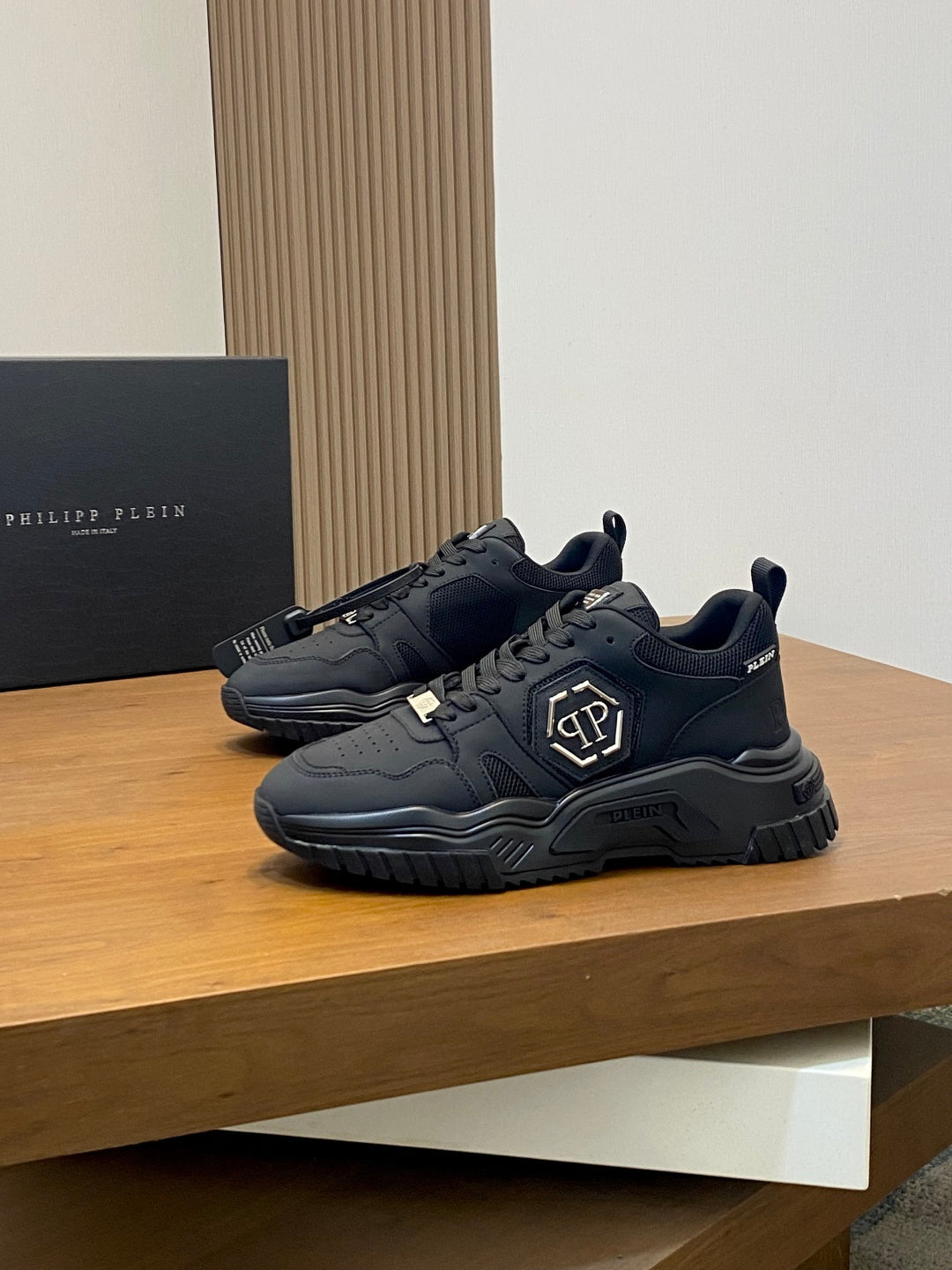 Philipp Plein New Predator PP Hexagon.