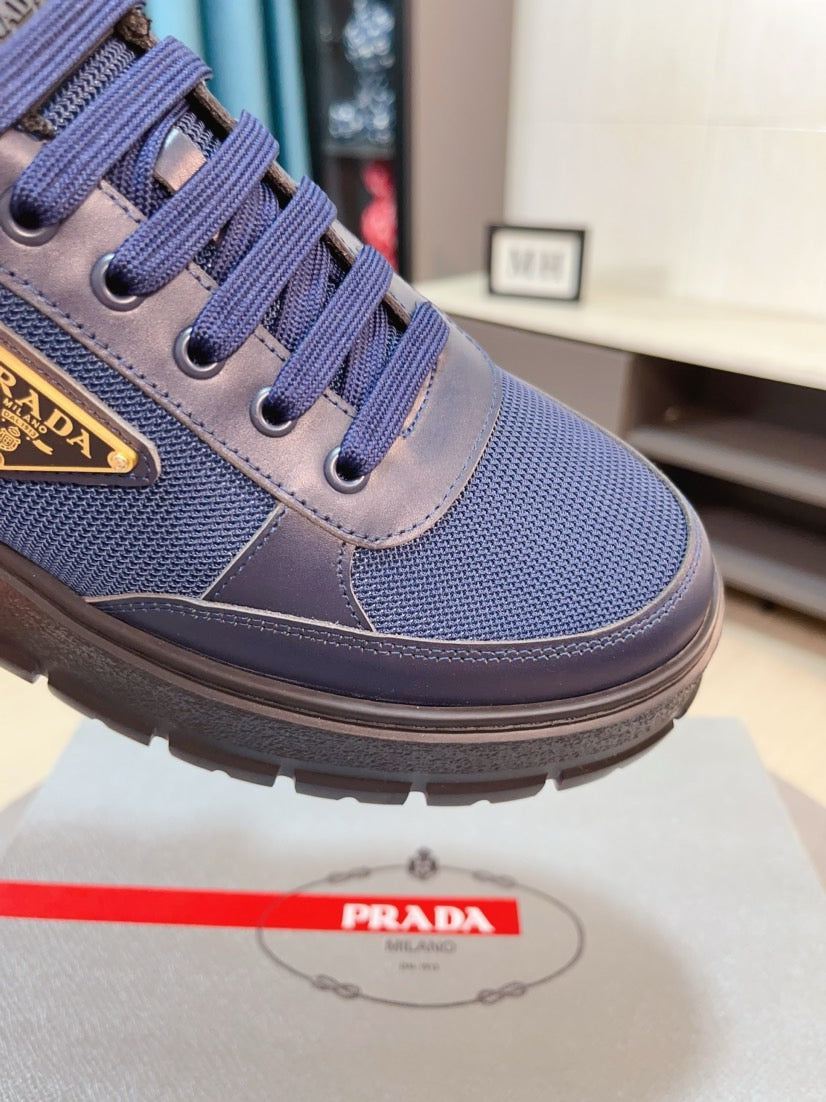 Prada Macro Re-Nylon y Piel Cepillada