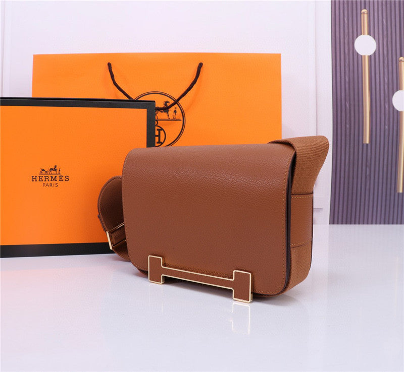 Bolso bandolera diseño elegante con cierre geométrico / Bolso cruzado de lujo accesible