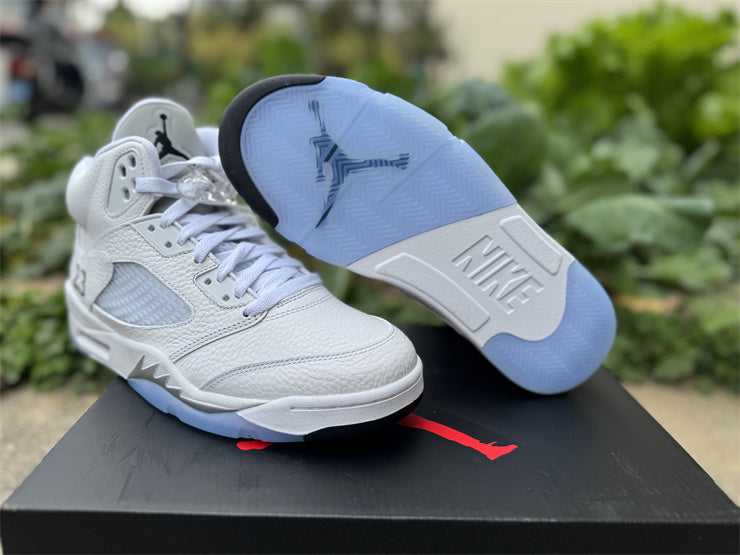 Jordan 5 Retro "Metallic White"