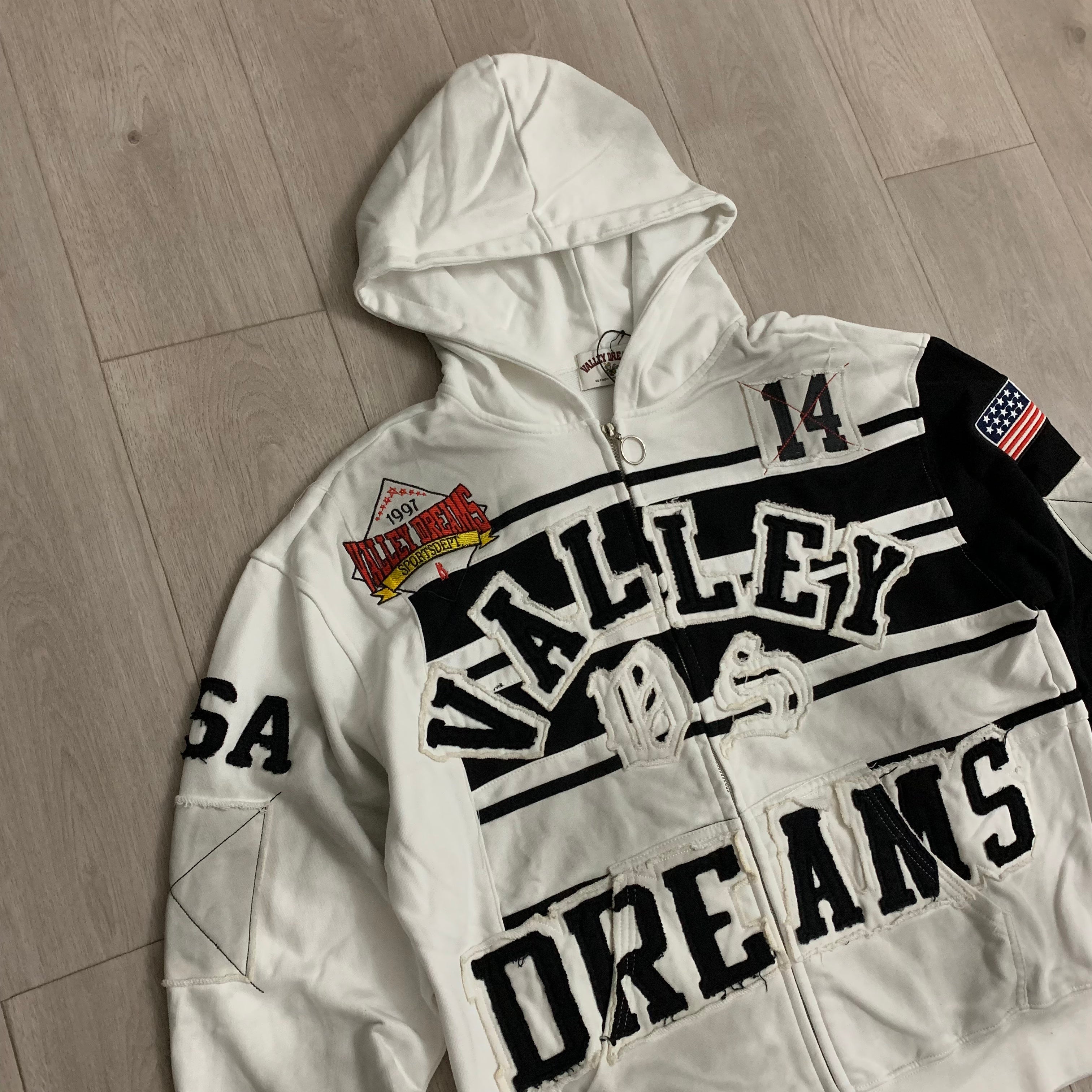 Abrigo Vale Forever "Valley Dreams" Collage Zip-Up Hoodie