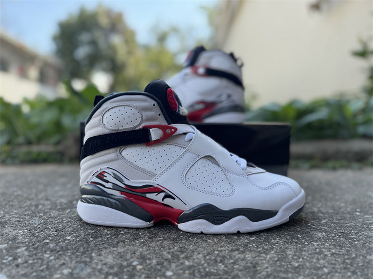 Jordan 8 Retro "Bugs Bunny / Alternate"