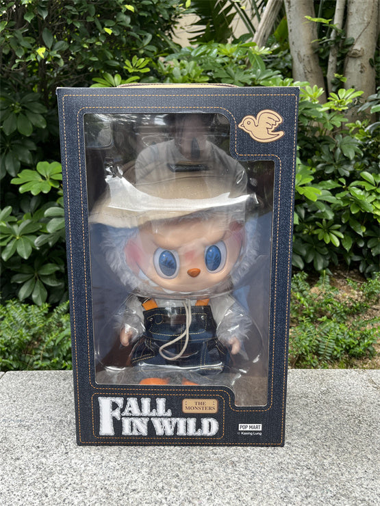 Labubu "Fall in Wild" Vinyl Plush Doll (40 cm) de la marca POP MART.