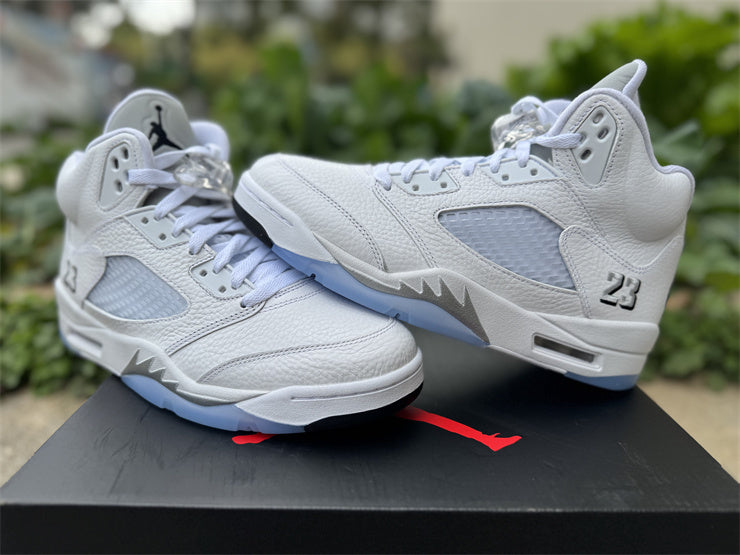 Jordan 5 Retro "Metallic White"