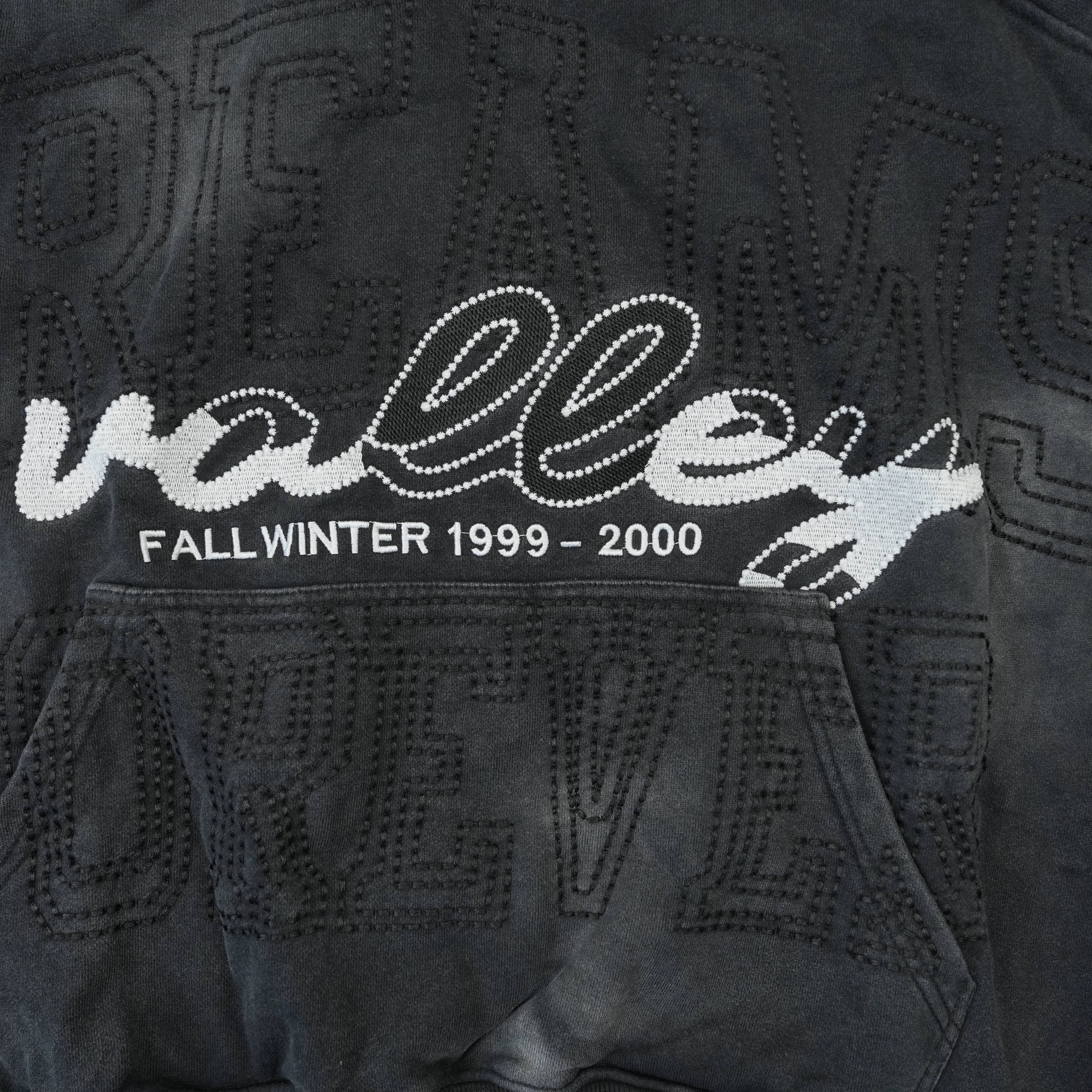 Sudadera con Capucha Negra Lavado Desgastado "Valley Dreams Forever"
