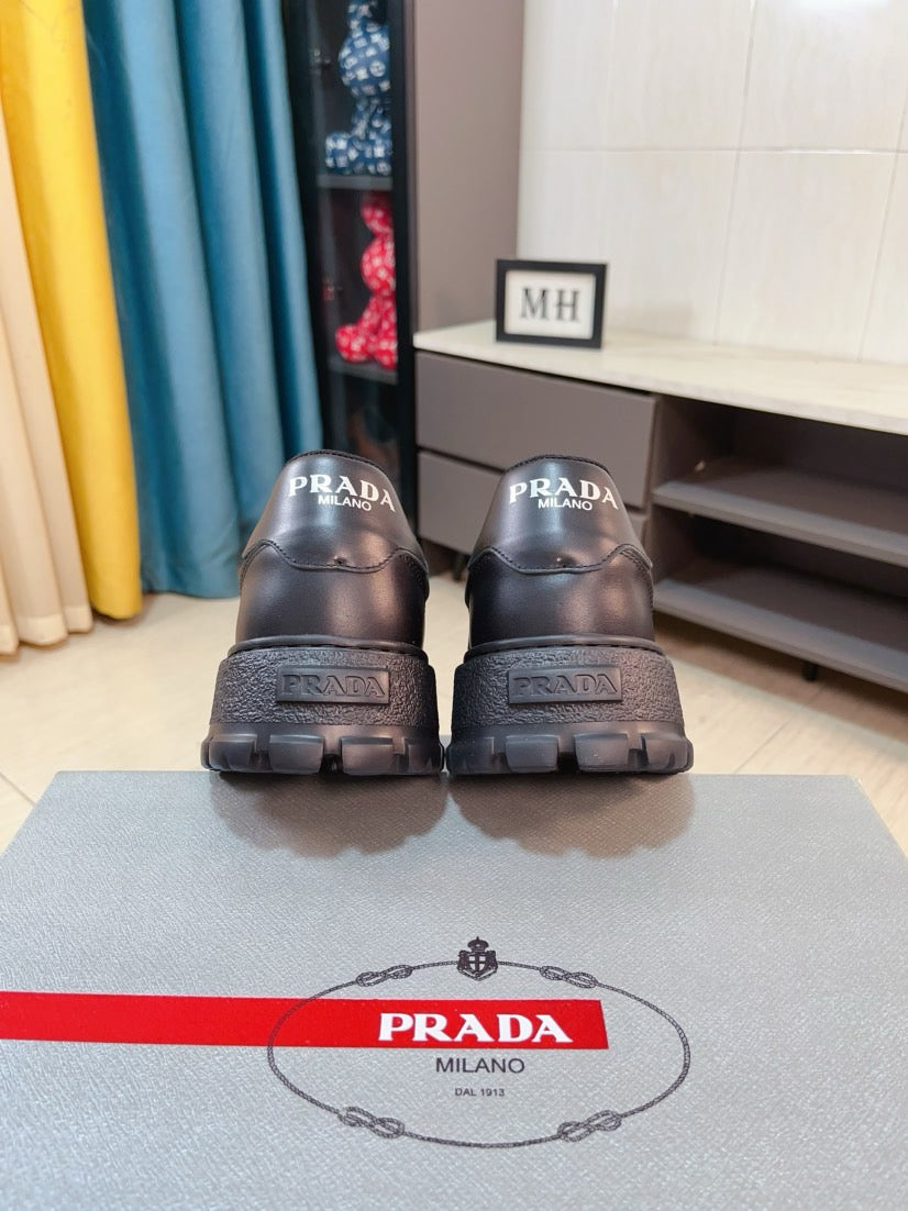 Prada Macro Re-Nylon y Piel Cepillada